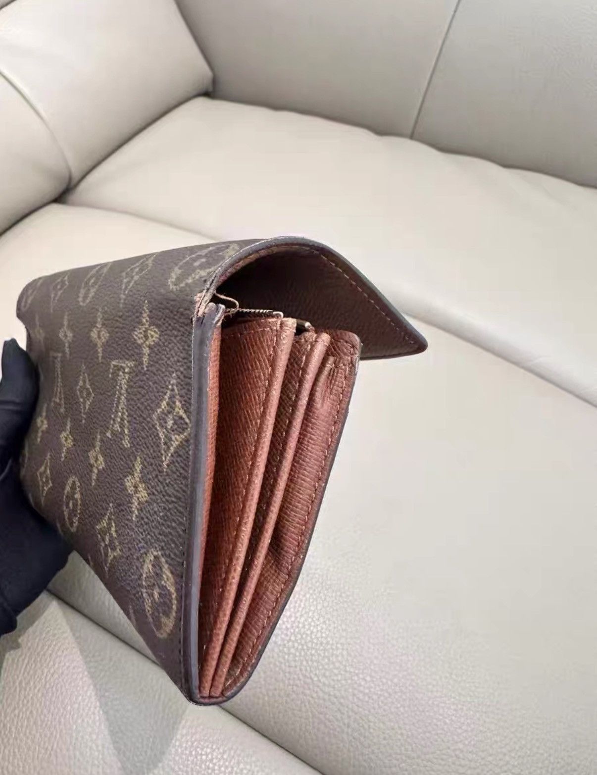 Louis Vuitton LV Monogram Gold Bean Wallet J38 Size ONE SIZE - 9 Thumbnail