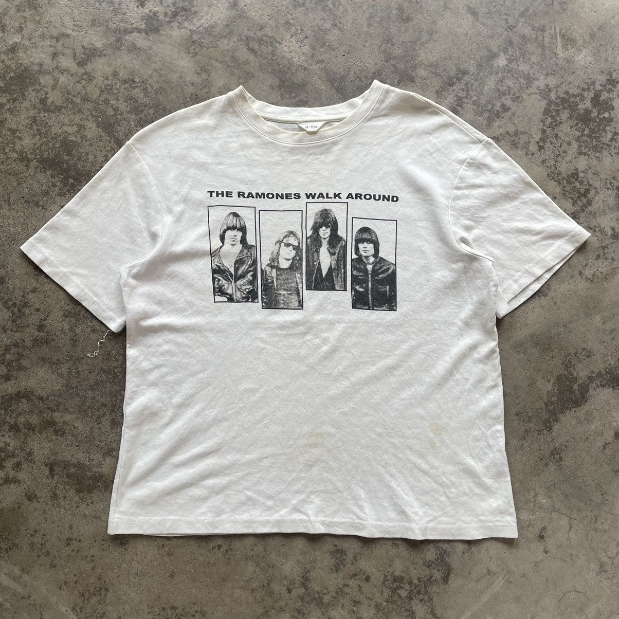 Band Tees × Japanese Brand × Vintage 🔥🔥🇯🇵M Five Japanese Brand Ramones Punk Rock Band Collab Tee Size US M / EU 48-50 / 2 - 1 Thumbnail