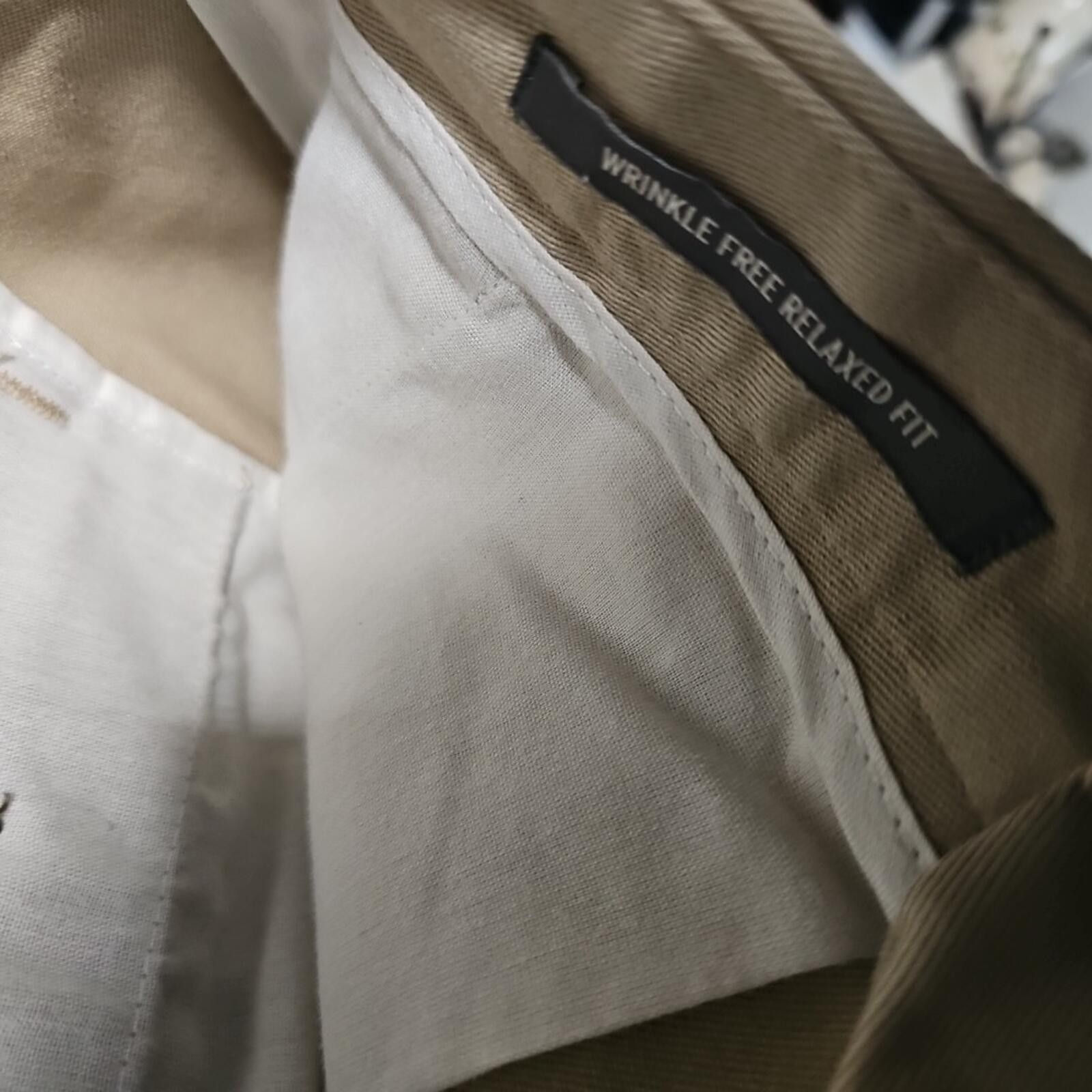 Eddie Bauer Eddie Bauer Wrinkle Free Relaxed Fit 34 Khakis Size US 34 / EU 50 - 3 Thumbnail
