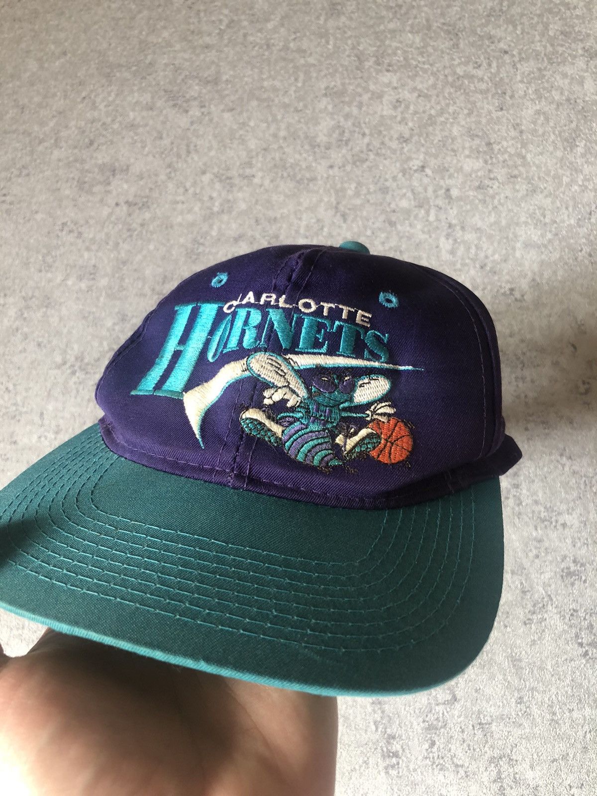 NBA × Vintage VINTAGE CHARLOTTE HORNETS CAP Size ONE SIZE - 1 Thumbnail