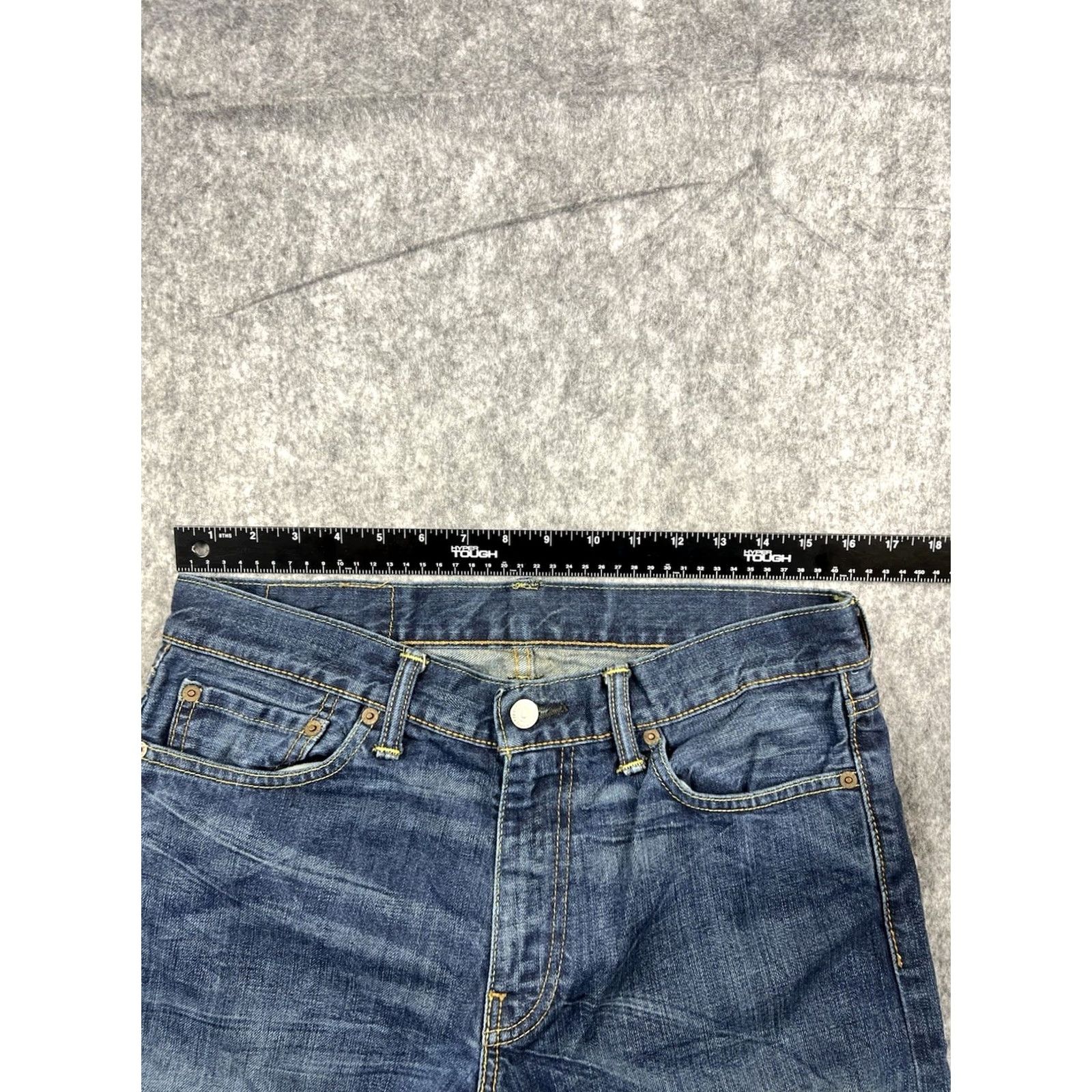 Levi's VINTAGE Levi's 504 Jeans Men's Size 31x32 Slim Fit Straight Leg Distressed Y2K Denim Blue Regular 5-Pocket City Jeans Mens Model Levi's 504 Size US 31 - 3 Thumbnail