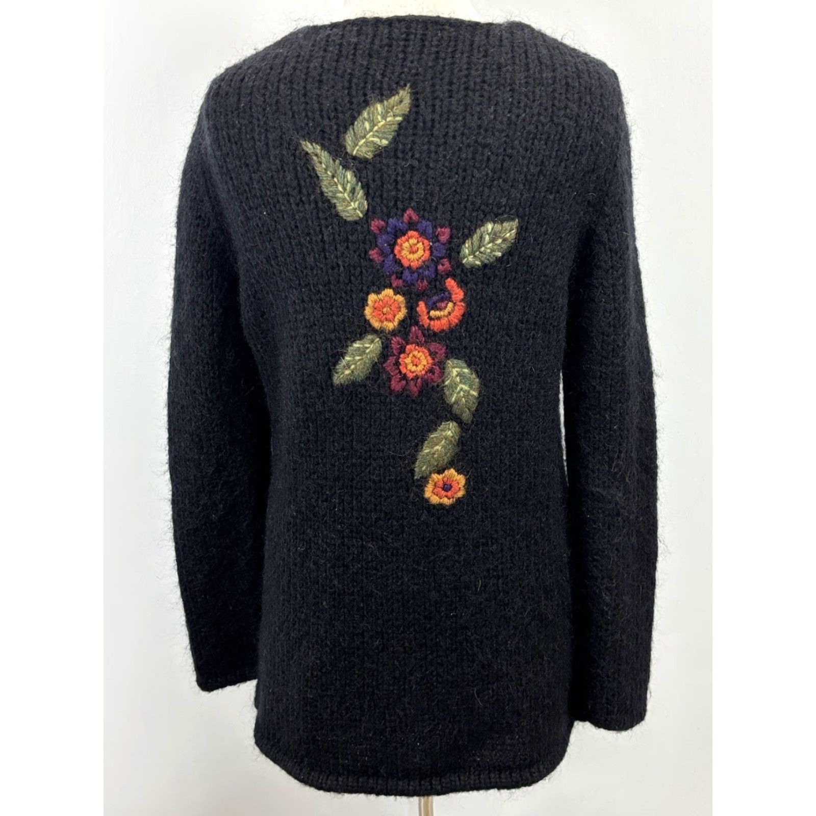 Willi Smith VINTAGE Willi Smith Cardigan Sweater Mohair Blend Large Black Floral Embroidered Chunky Knit L Womens Size L / US 10 / IT 46 - 3 Thumbnail
