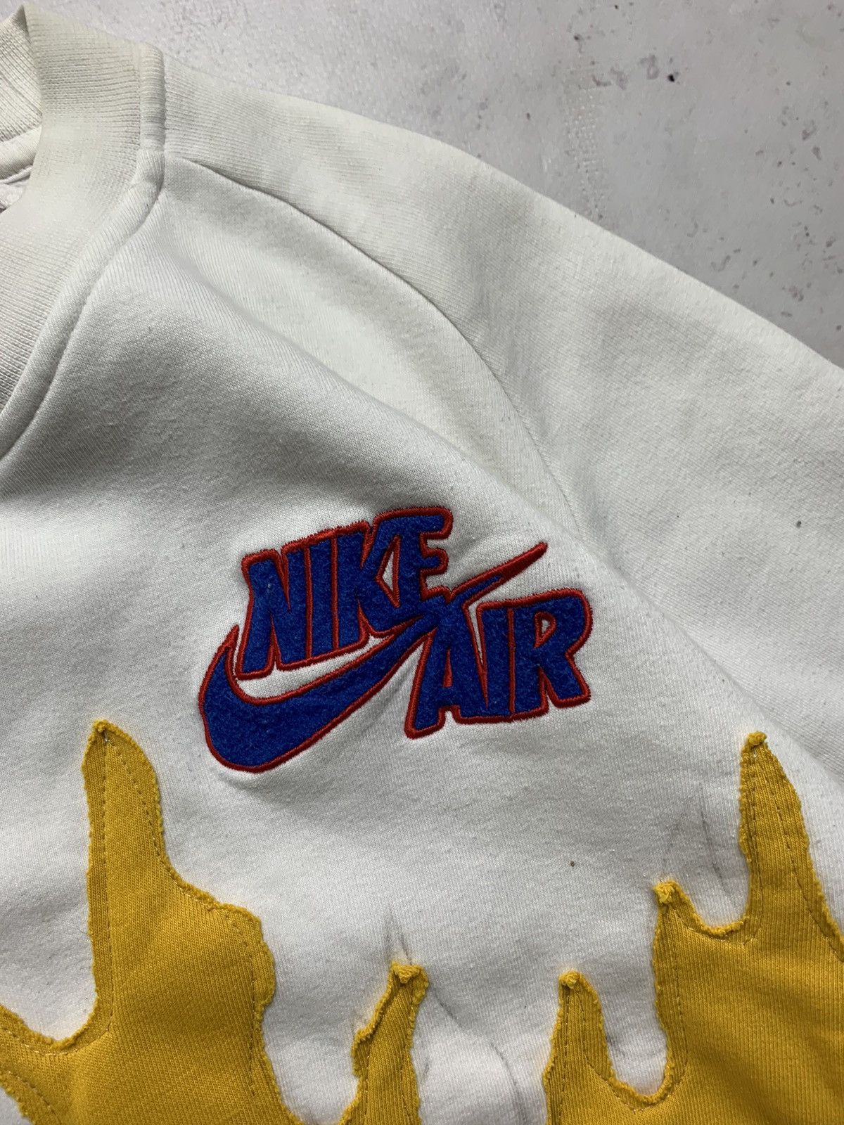 Nike × Vintage Vintage Nike 1/1 Custom Fire Boxy Sweatshirt Y2K L Size US L / EU 52-54 / 3 - 5 Thumbnail