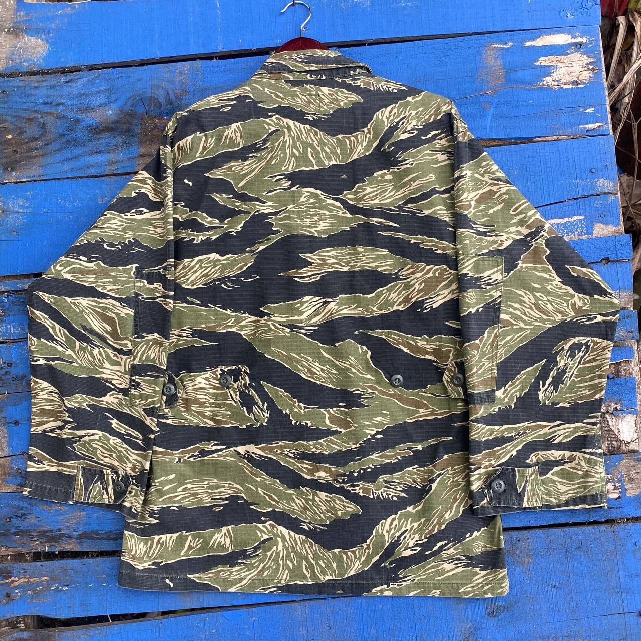 Vintage Vintage 80s Jacket Militaria Camo Tiger Stripe Size US L / EU 52-54 / 3 - 7 Thumbnail
