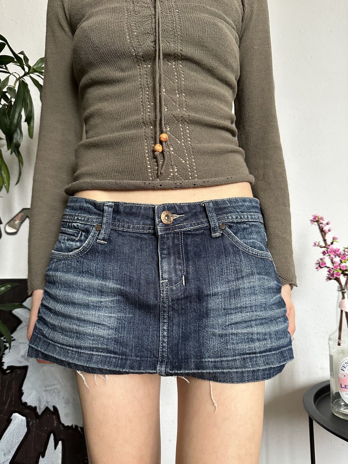 Japanese Brand × Vintage Y2K Sexy Distressed Grunge Micro Mini denim skirt Size 34" / US 12 / IT 48 - 7 Thumbnail