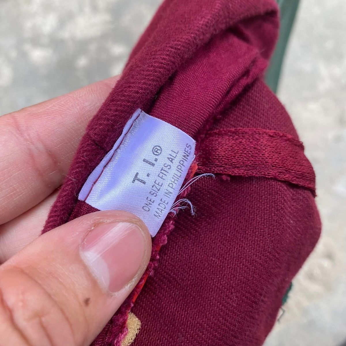 Vintage RARE ‼️ American Embassy Size ONE SIZE - 5 Thumbnail