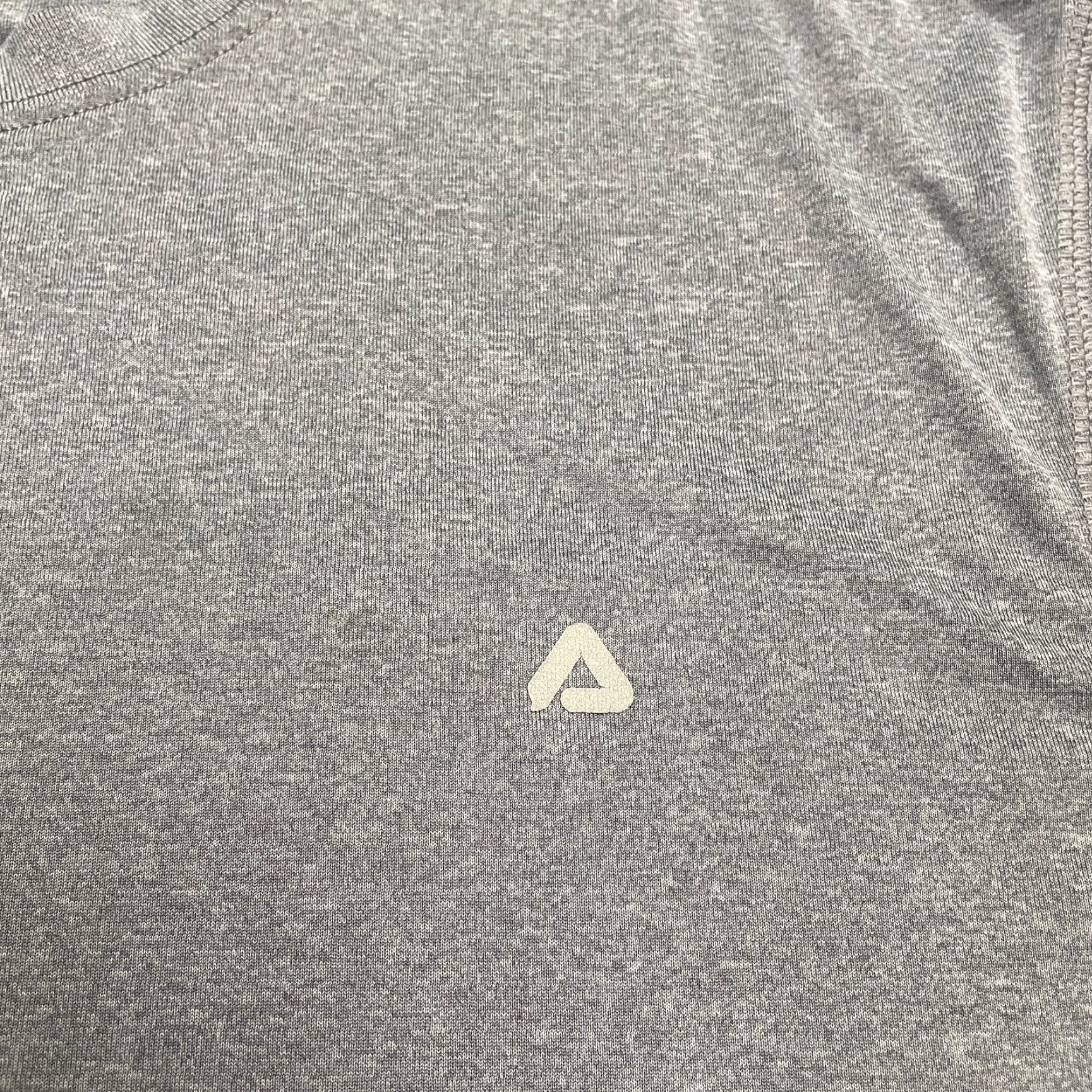 Fila VINTAGE? No. Actually, not vintage. FILA Basic Active T-Shirt Mens L Gray Crew Neck Short Sleeve Athletic Tee Size US L / EU 52-54 / 3 - 3 Thumbnail