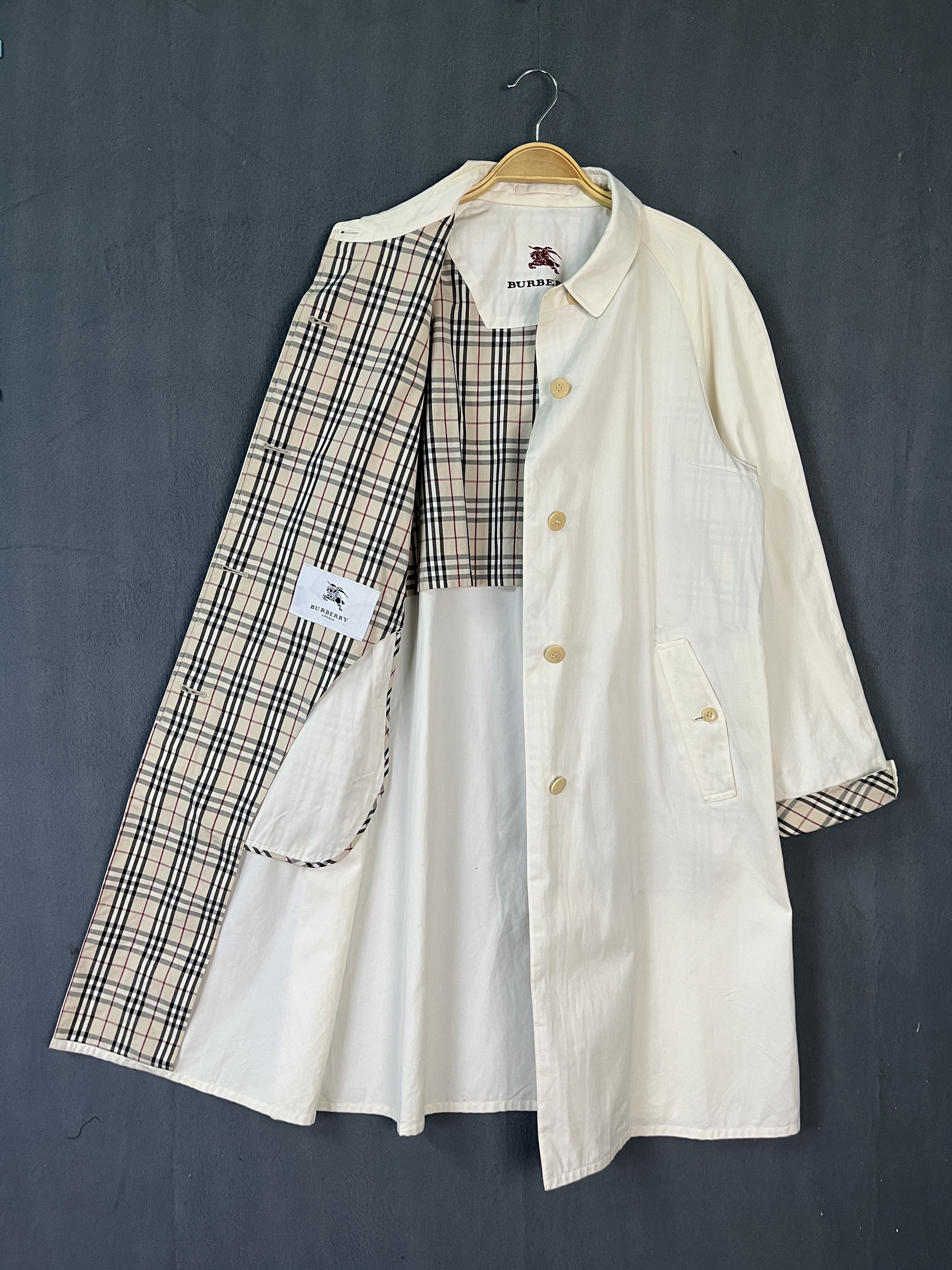 Burberry Vintage Burberry Long Coat Nova Check Size US M / EU 48-50 / 2 - 1 Thumbnail