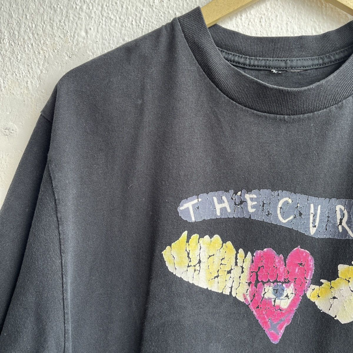 The Cure VINTAGE Y2K ROCK BAND THE CURE FADED PRINTED TSHIRT Size US L / EU 52-54 / 3 - 5 Thumbnail