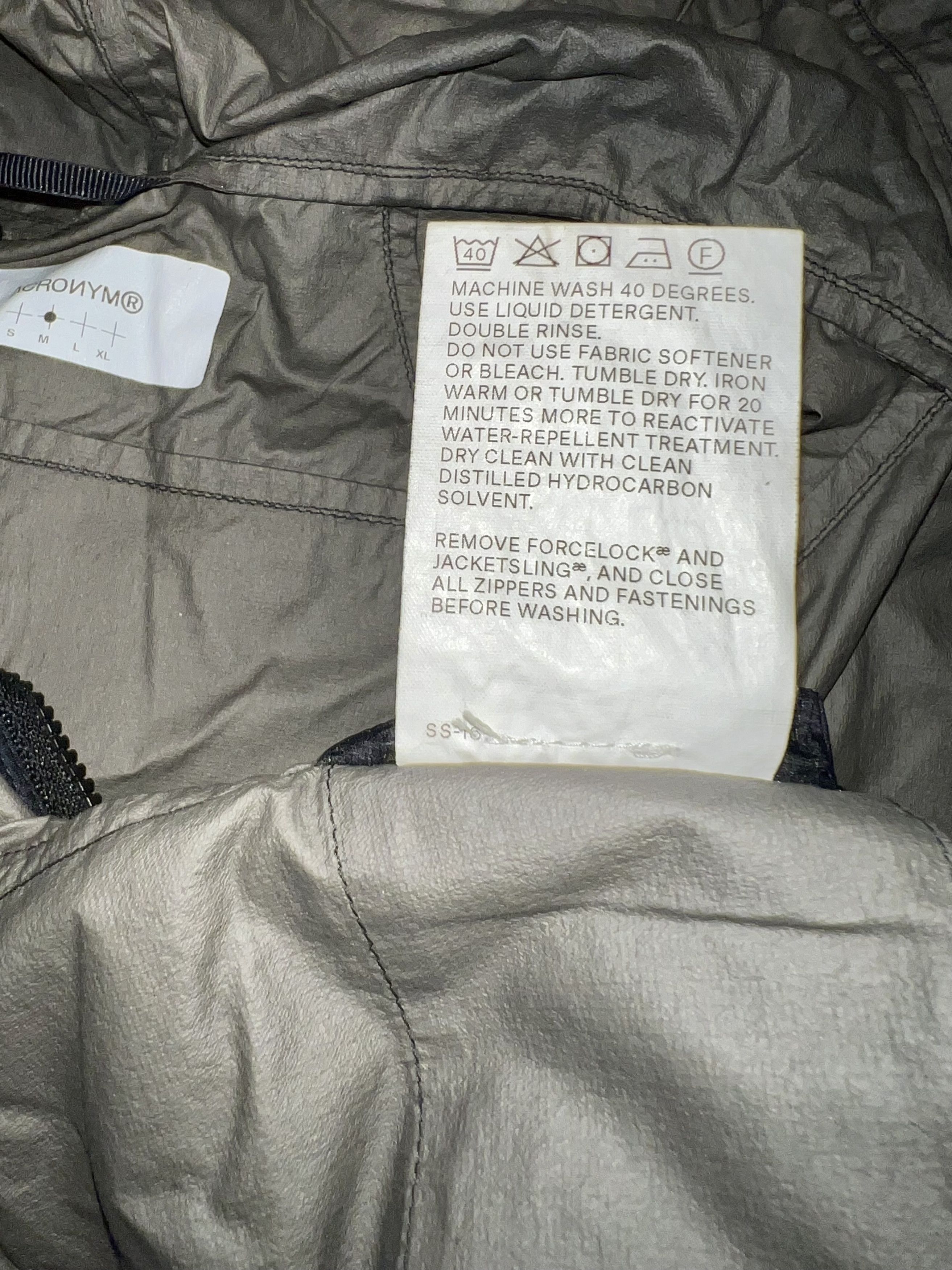 Acronym J25-WS Packable Windbreaker Jacket Black M Medium