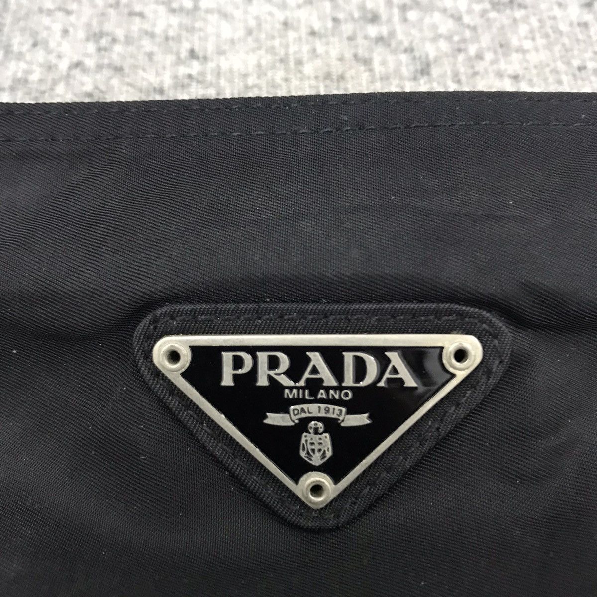 Prada 💥BINDING OFFER💥 Vintage Prada nylon crossbody sling bag Size ONE SIZE - 3 Thumbnail