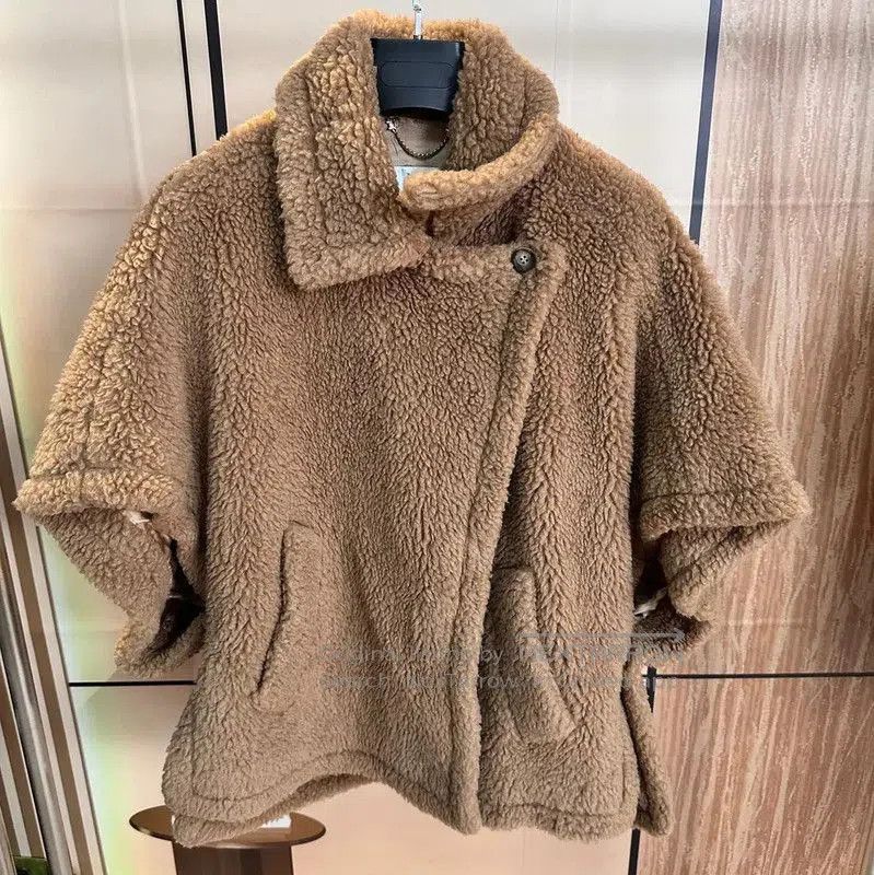 Max Mara MaxMara Cozy Camel Color Women's Coat . Size M / US 6-8 / IT 42-44 - 1 Thumbnail