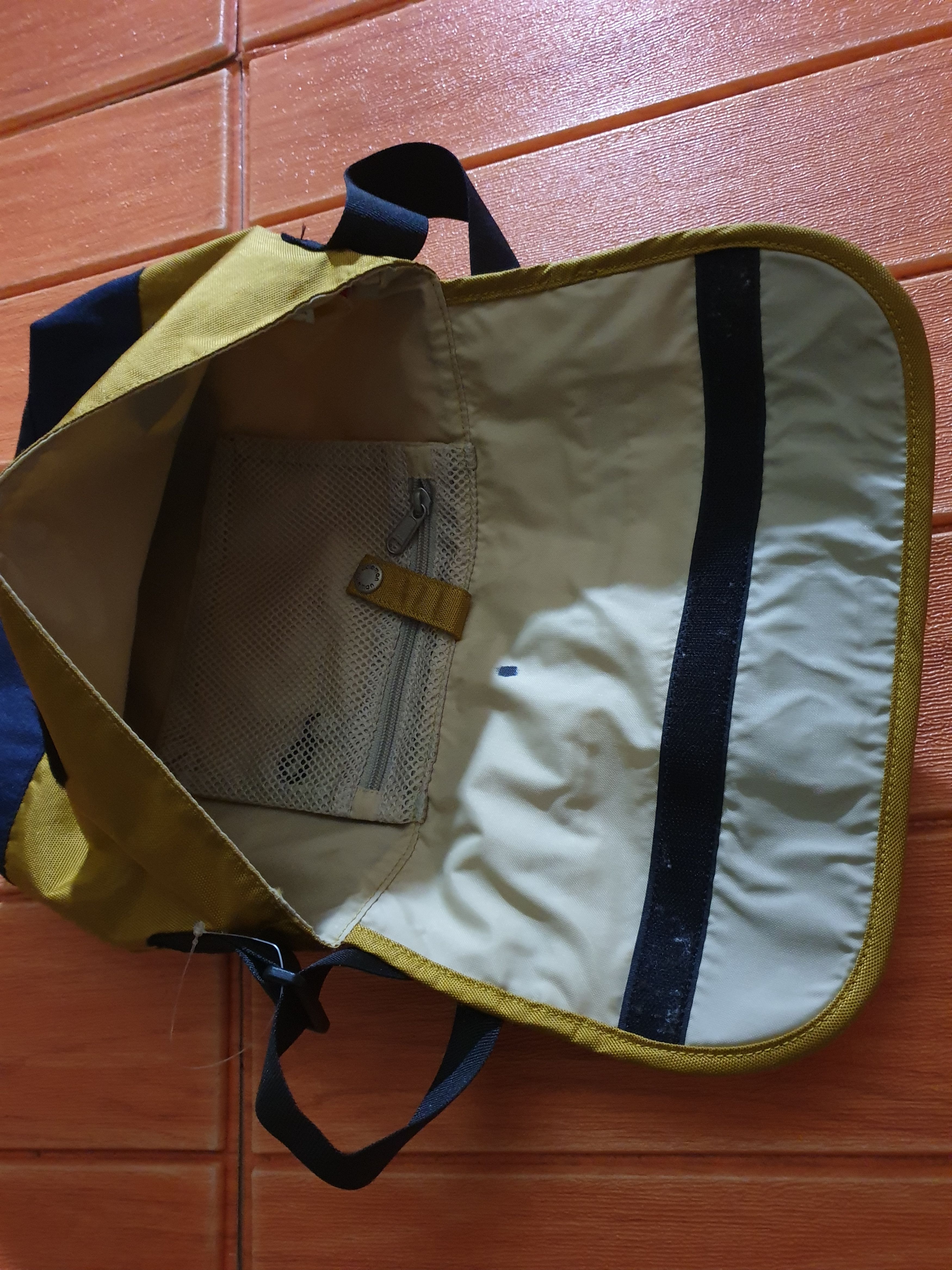 Coleman Coleman yellow colour sling bag Size ONE SIZE - 7 Thumbnail
