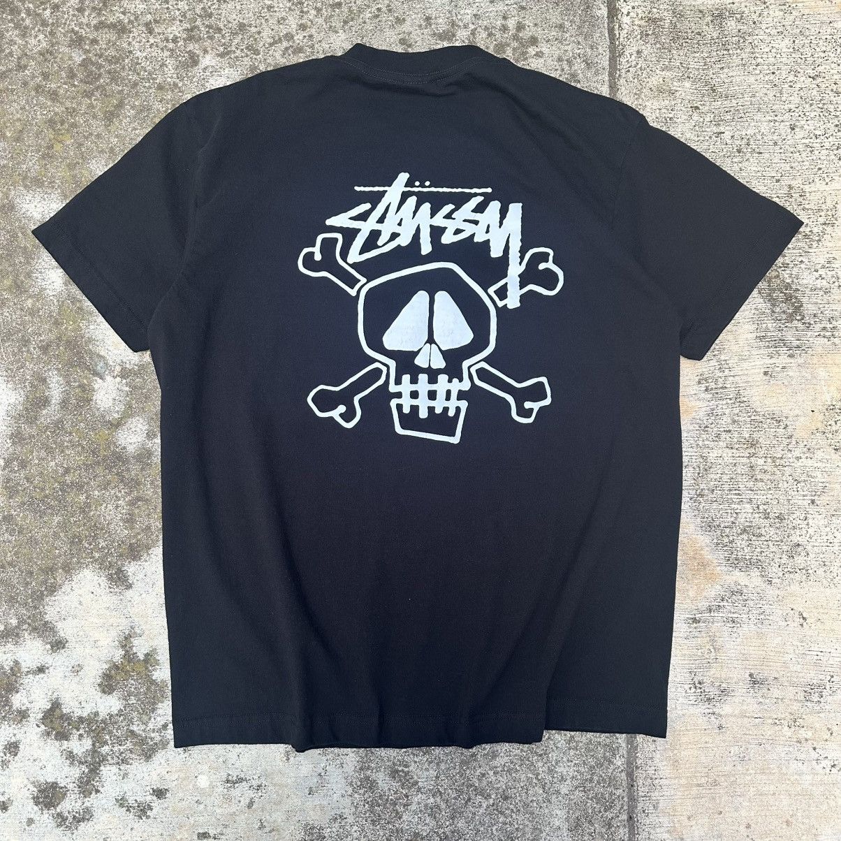 激レア USA Stussy SKULL ブラック Tシャツ Stussy Black Stussy Skull Crossbones t-Shirt Size Large | Grailed