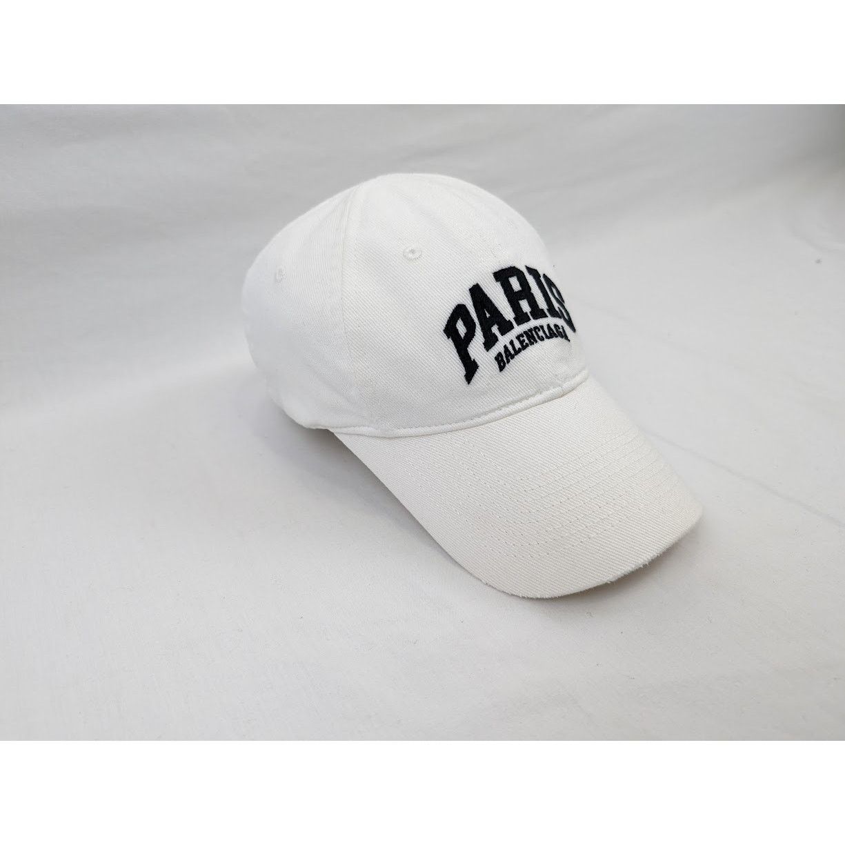 Balenciaga o1rshd1 Q:2 / Size: S / Hat / Cap in White Size ONE SIZE - 3 Thumbnail