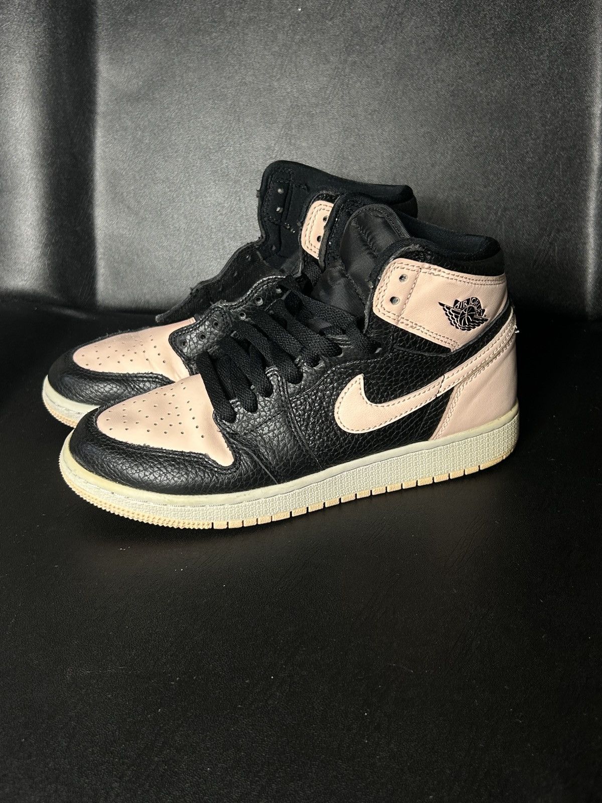 Nike Air Jordan 1 High Retro Crimson Tint Size 4.5Y GS 575441-081 Size US 4.5 / IT 34.5 - 2 Thumbnail
