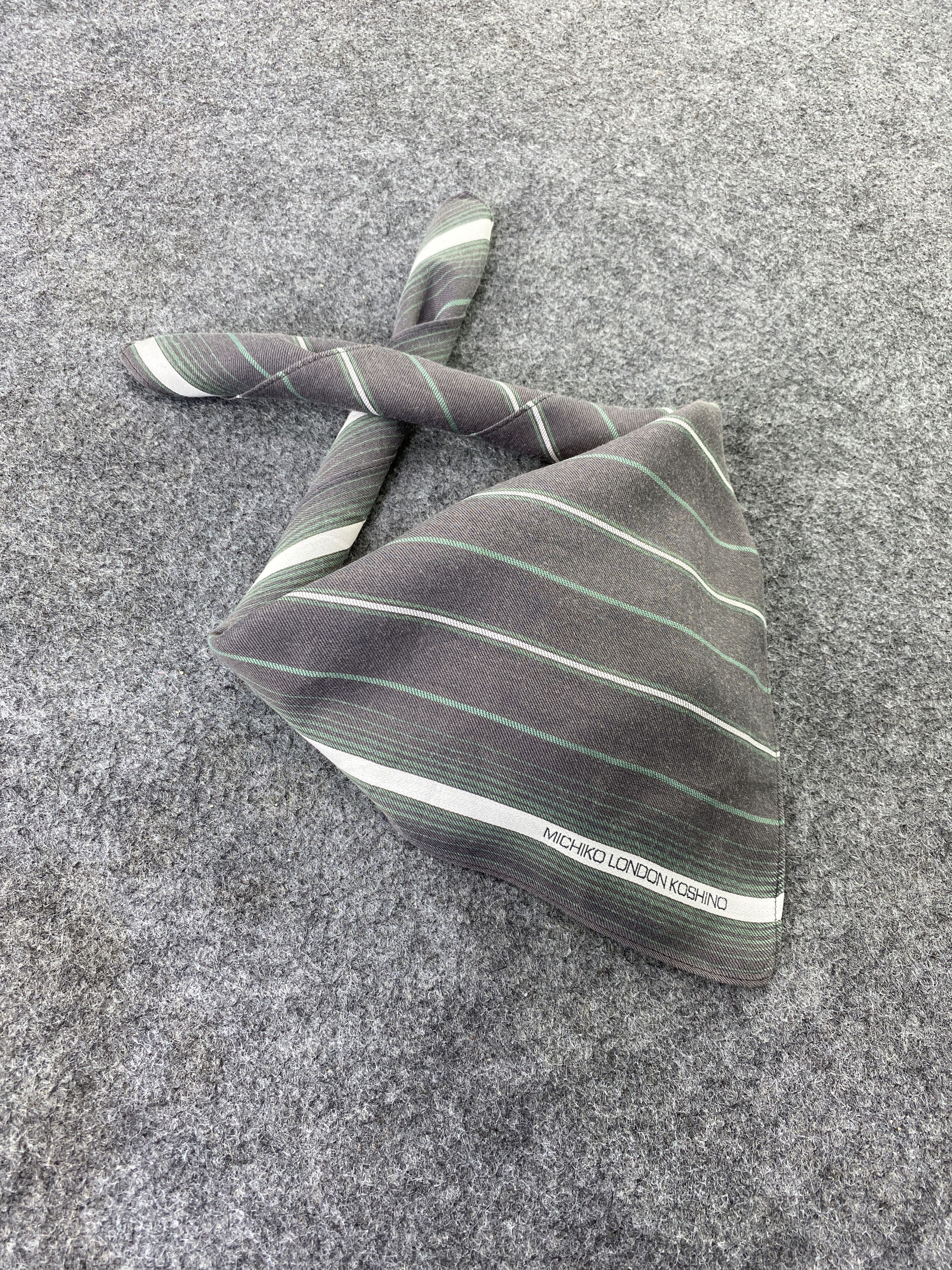 Michiko Koshino London × Vintage Michiko Koshino Handkerchief / Bandana / Neckerchief-B219 Size ONE SIZE - 1 Thumbnail