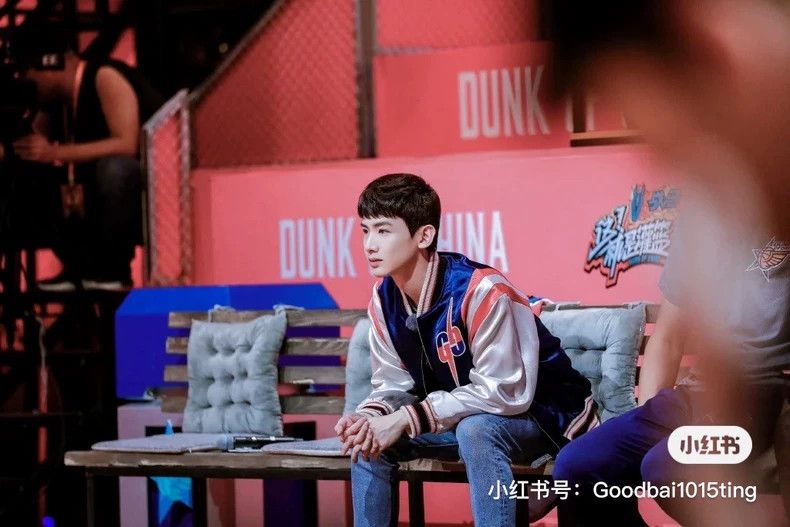 Gucci Gucci Blue and red lightning blade silk jacket 2504-Nextarr Size US S / EU 44-46 / 1 - 8 Thumbnail