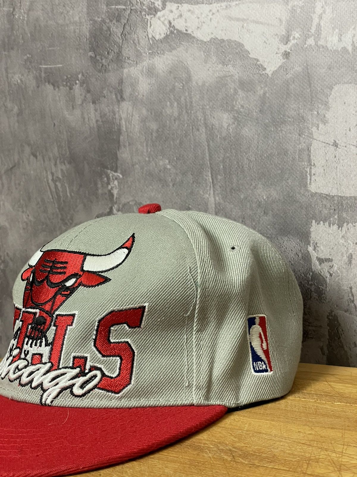 NBA Vintage NBA Chicago Bulls Spellout Snapback Hat Size ONE SIZE - 5 Thumbnail