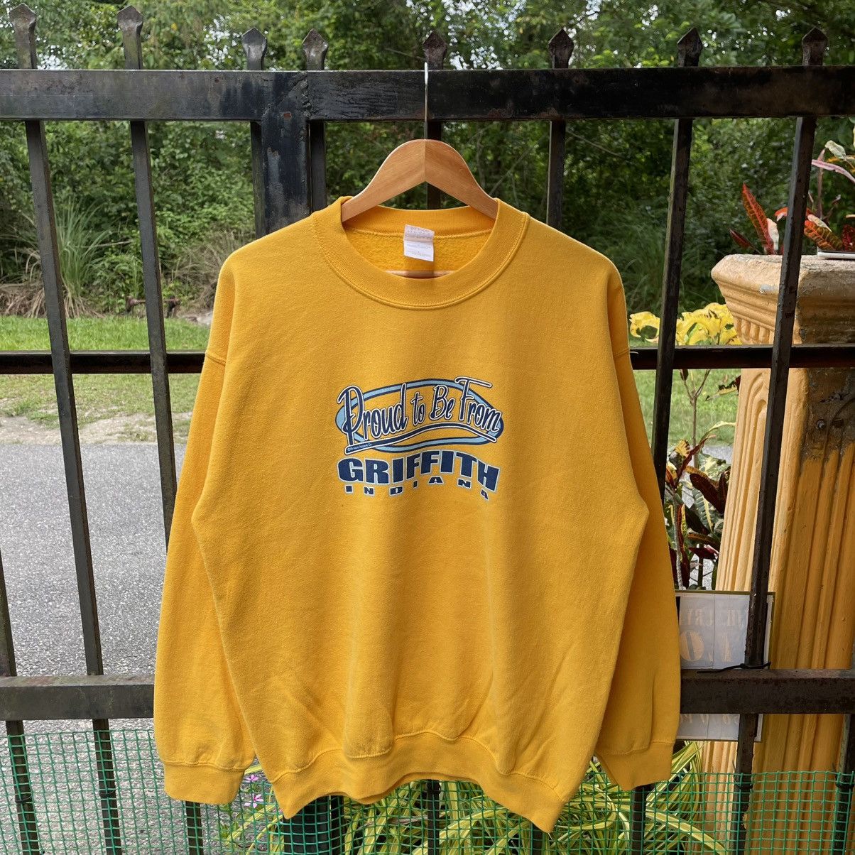 Gildan × Vintage 🔥Vintage Griffith Indiana Big Logo Spellout Sweatshirts Size US M / EU 48-50 / 2 - 1 Thumbnail