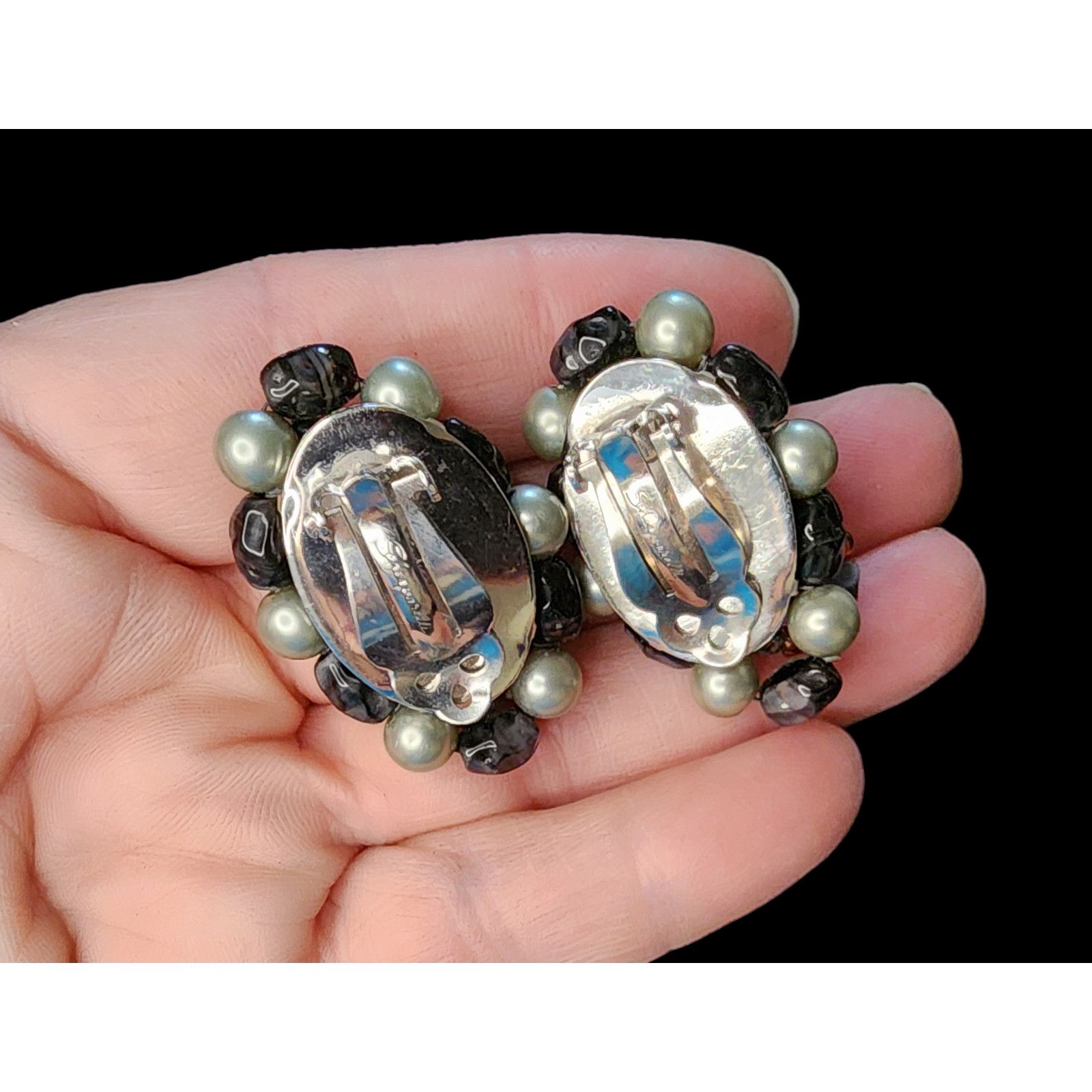 Schiaparelli Vintage Schiaparelli Pearl, Onyx. and Amber clip-on earrings Size ONE SIZE - 9 Thumbnail