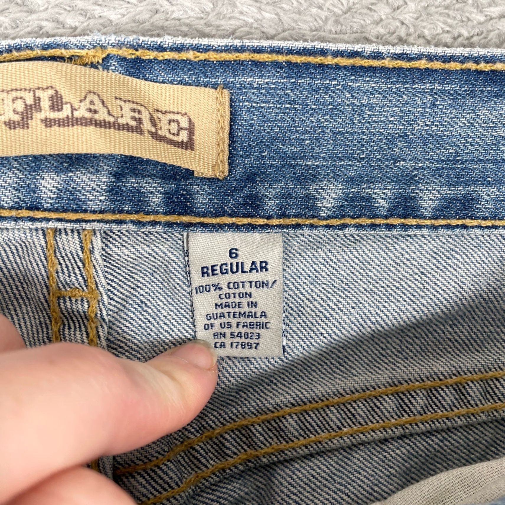 Old Navy Old Navy Jeans Womens 6 Regular Blue Distressed Denim 100% Cotton Flare Low Rise 31in Inseam Size 28" / US 6 / IT 42 - 7 Thumbnail