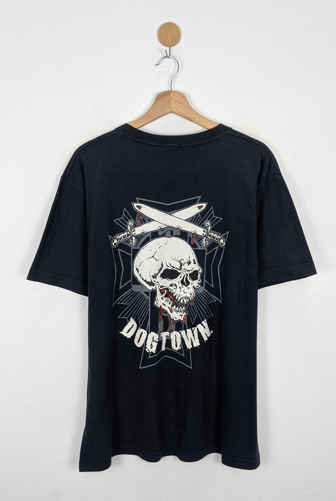 Dogtown Vintage Dogtown Skull skate shirt 90s Skater Size US L / EU 52-54 / 3 - 1 Thumbnail