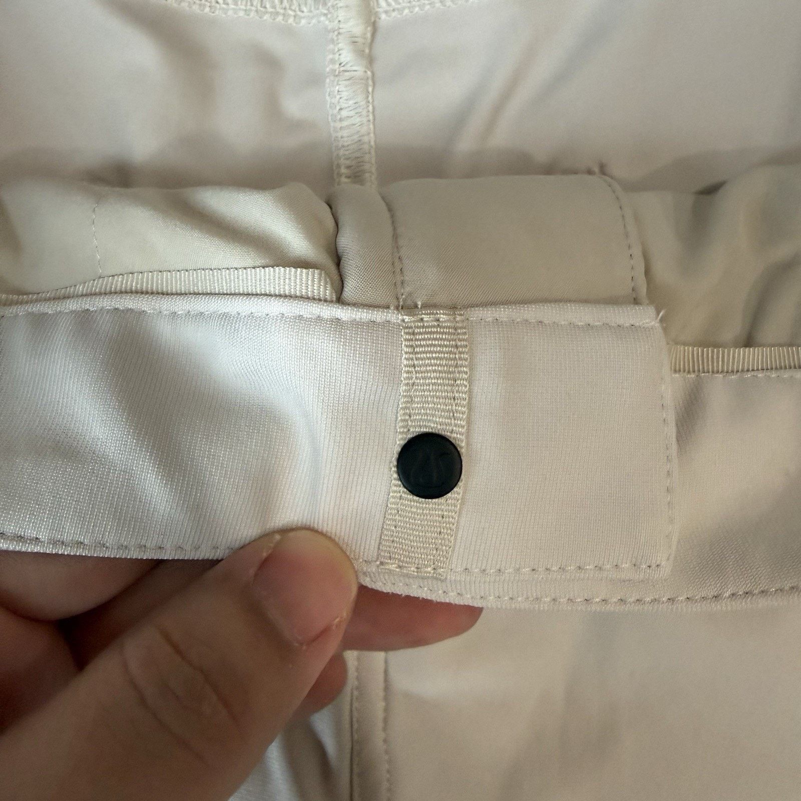 Lululemon Lululemon ABC Pants 35 White Cream Athleisure Workwear Size US 35 - 5 Thumbnail