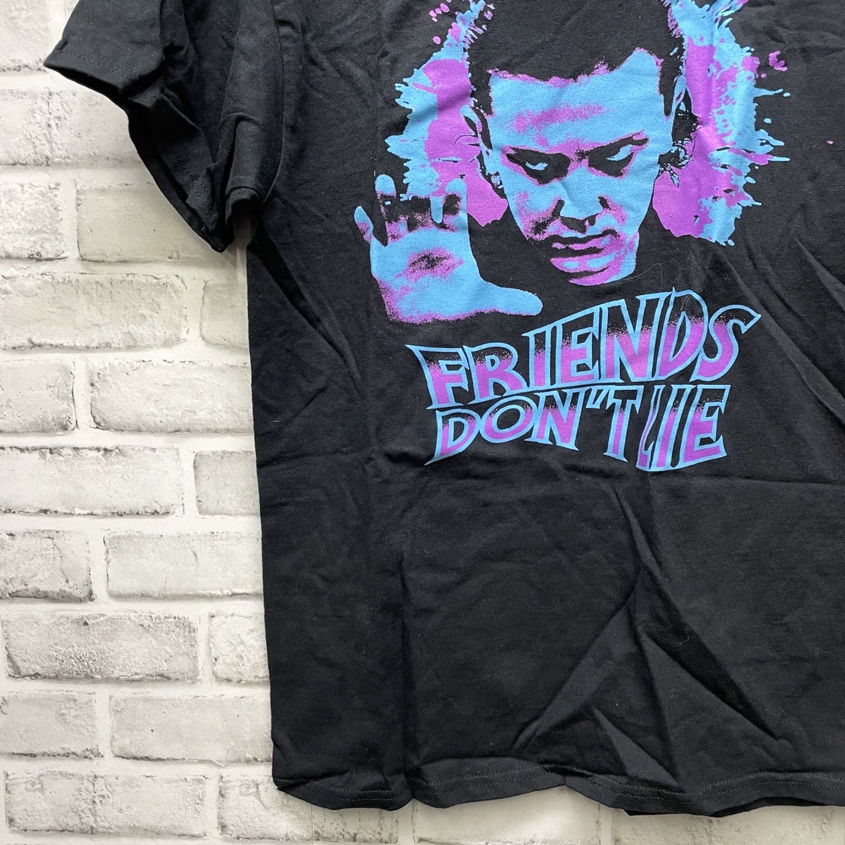 Vintage VINTAGE NWT Stranger Things 100% cotton black graphic Tee Mens Size M Size US M / EU 48-50 / 2 - 3 Thumbnail