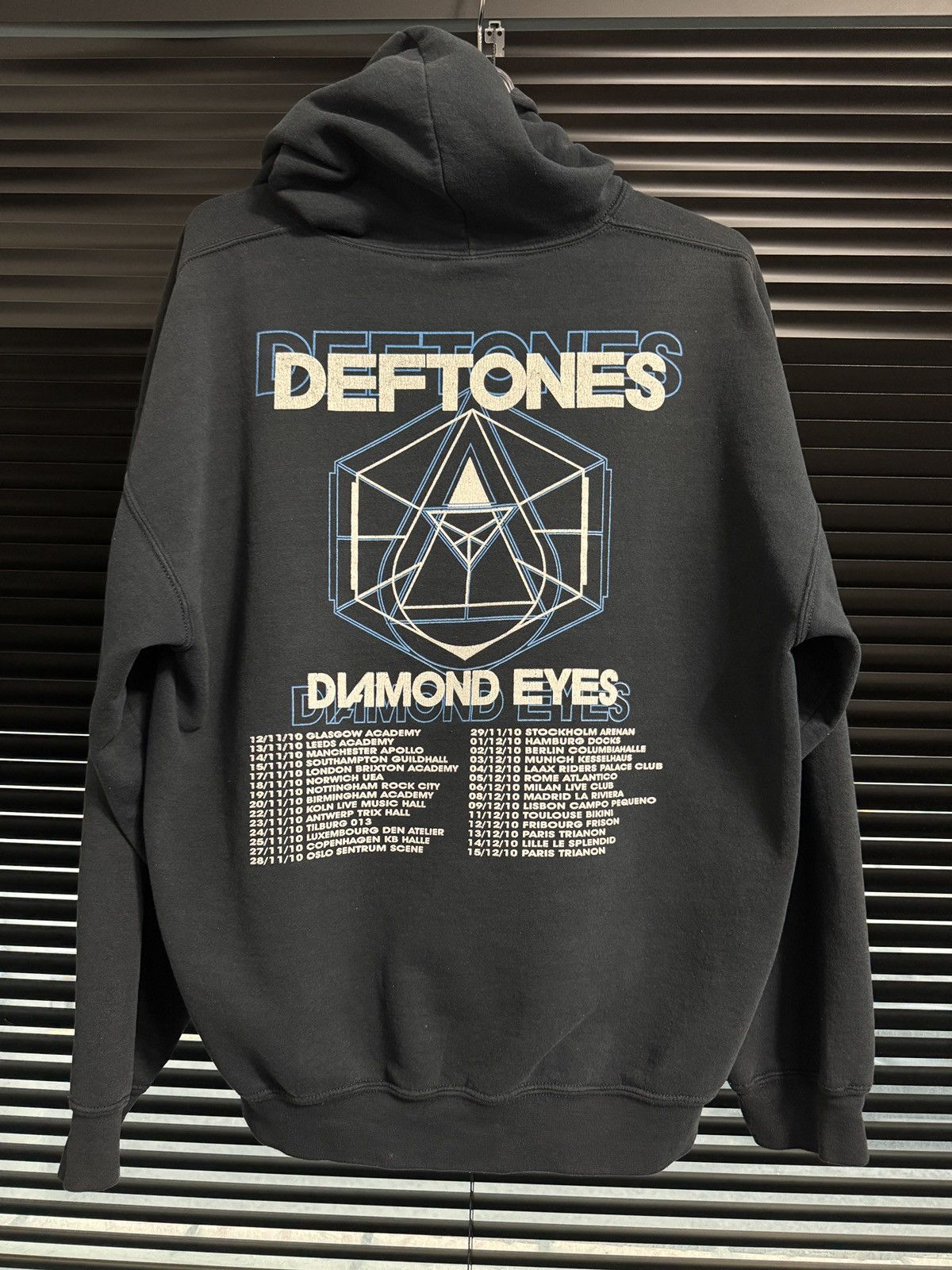 Vintage Vintage Deftones Hoodie Diamond Eyes Tour 2010 Size US L / EU 52-54 / 3 - 2 Thumbnail
