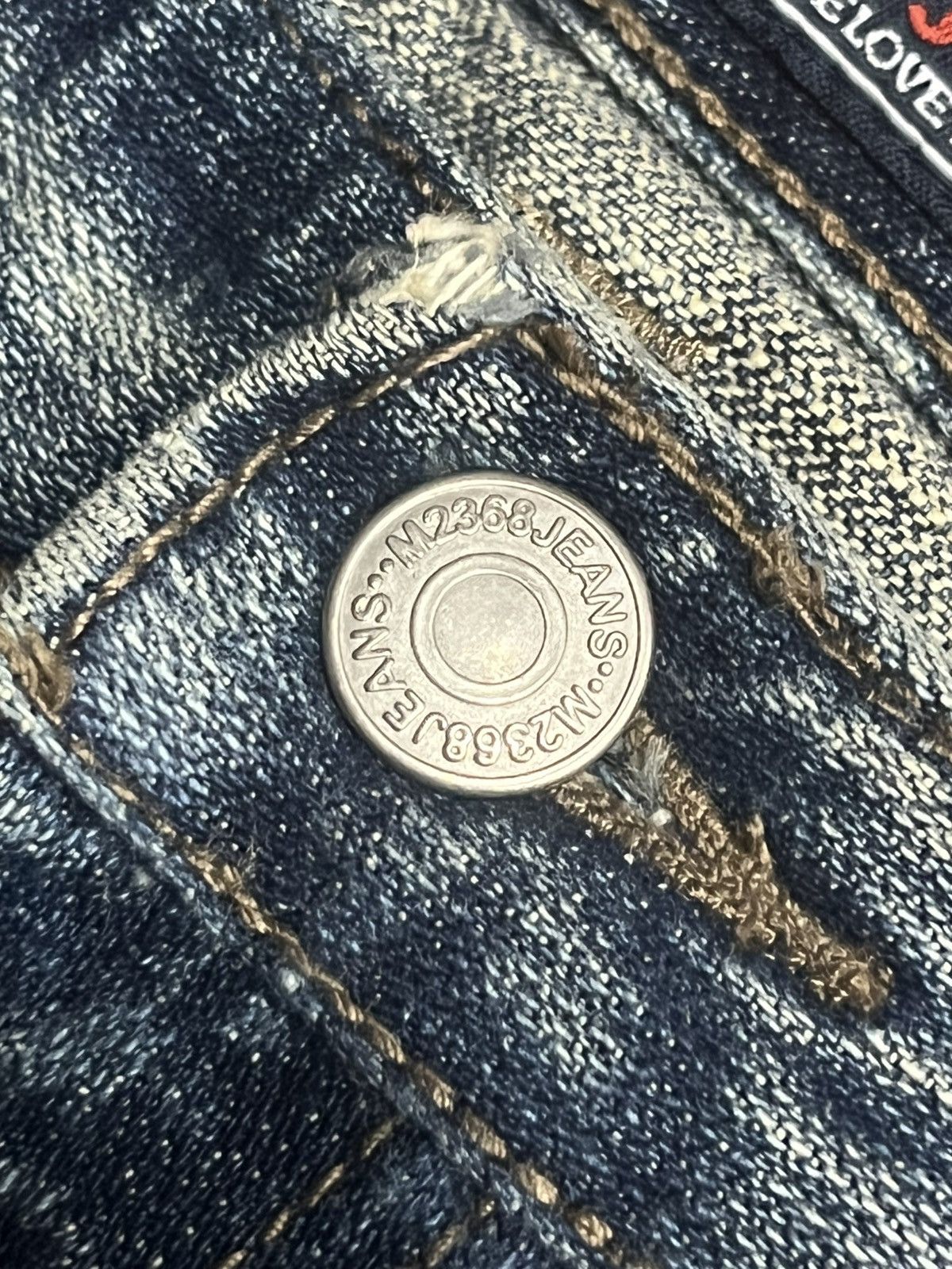Le Grande Bleu (L.G.B.) Vintage African Taro Shattered Double Waist Distressed Jeans Size US 31 - 5 Thumbnail
