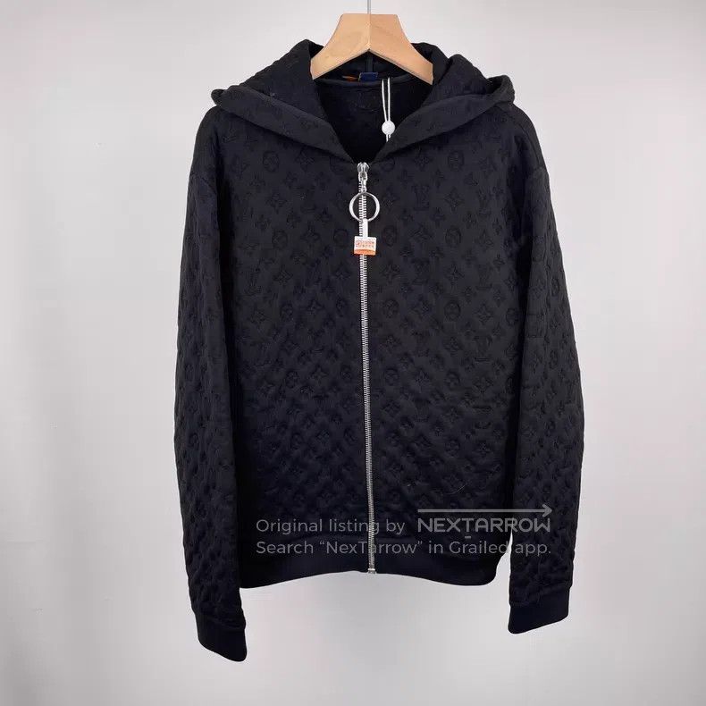 Louis Vuitton Louis Vuitton Black logo embossed cotton hooded drawstring Size US S / EU 44-46 / 1 - 1 Thumbnail