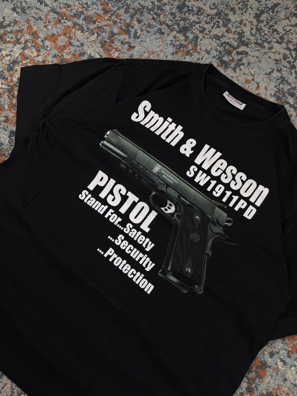 Vintage Vintage 90s Smith & Wesson SW1911PD gun promo graphic tee Size US L / EU 52-54 / 3 - 4 Thumbnail