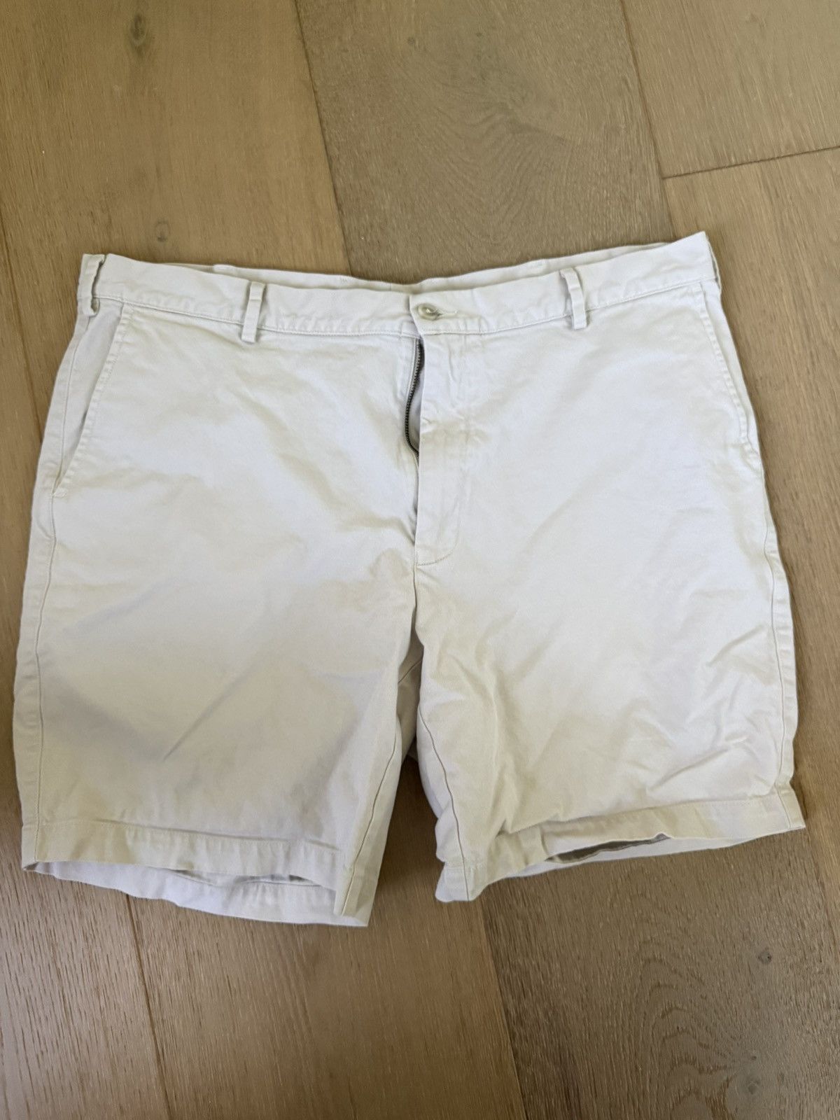 Peter Millar Peter Millar Khaki Shorts Size US 40 / EU 56 - 1 Thumbnail