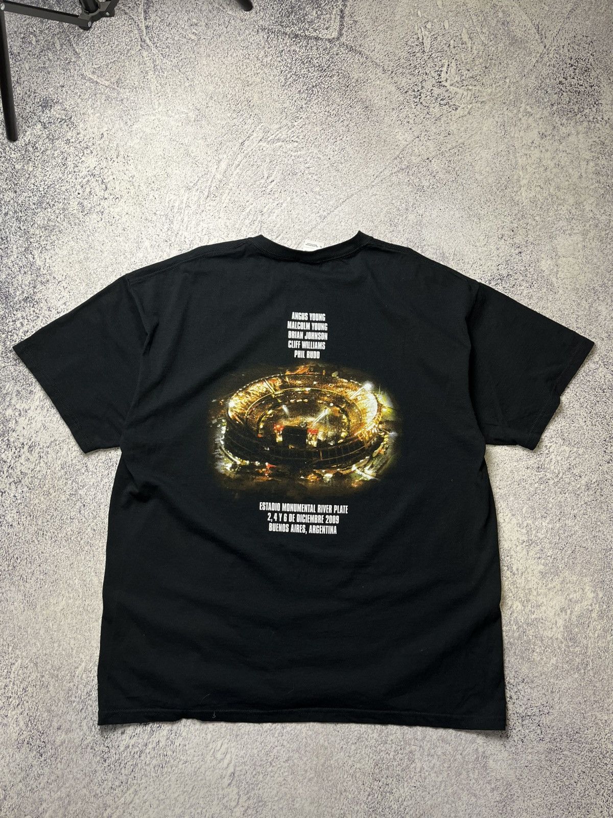 AC/DC Vintage AC/DC Rock Tee 2011 Tour Size US XL / EU 56 / 4 - 9 Thumbnail