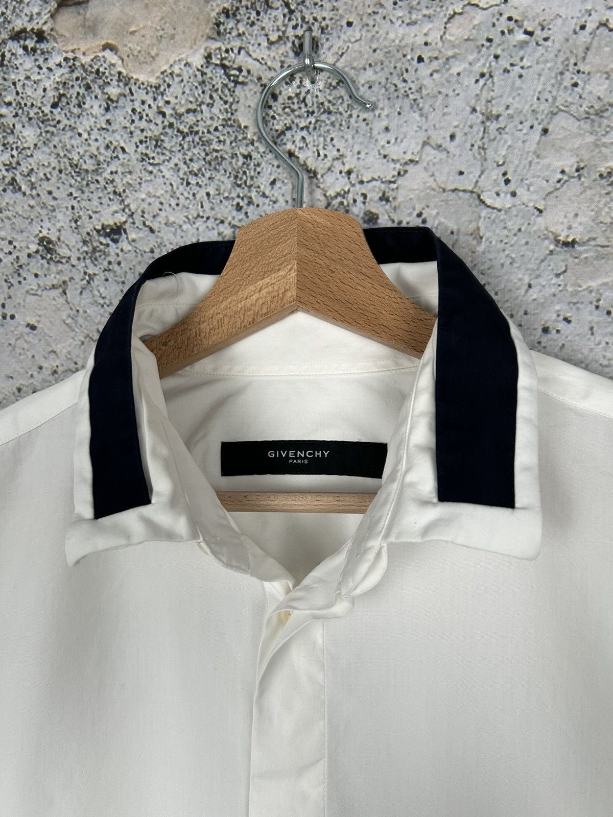 Designer × Givenchy Givenchy White Shirt Black Collar Designer Luxury Vintage Size US L / EU 52-54 / 3 - 3 Thumbnail