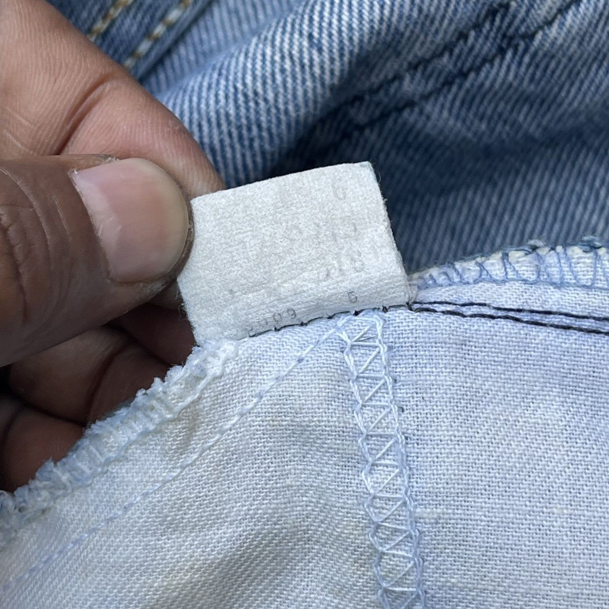 Levi's Thrashed Crotch Rip / Blowout Levi’s 517 Flared Bella Hadid Size US 32 / EU 48 - 21 Thumbnail