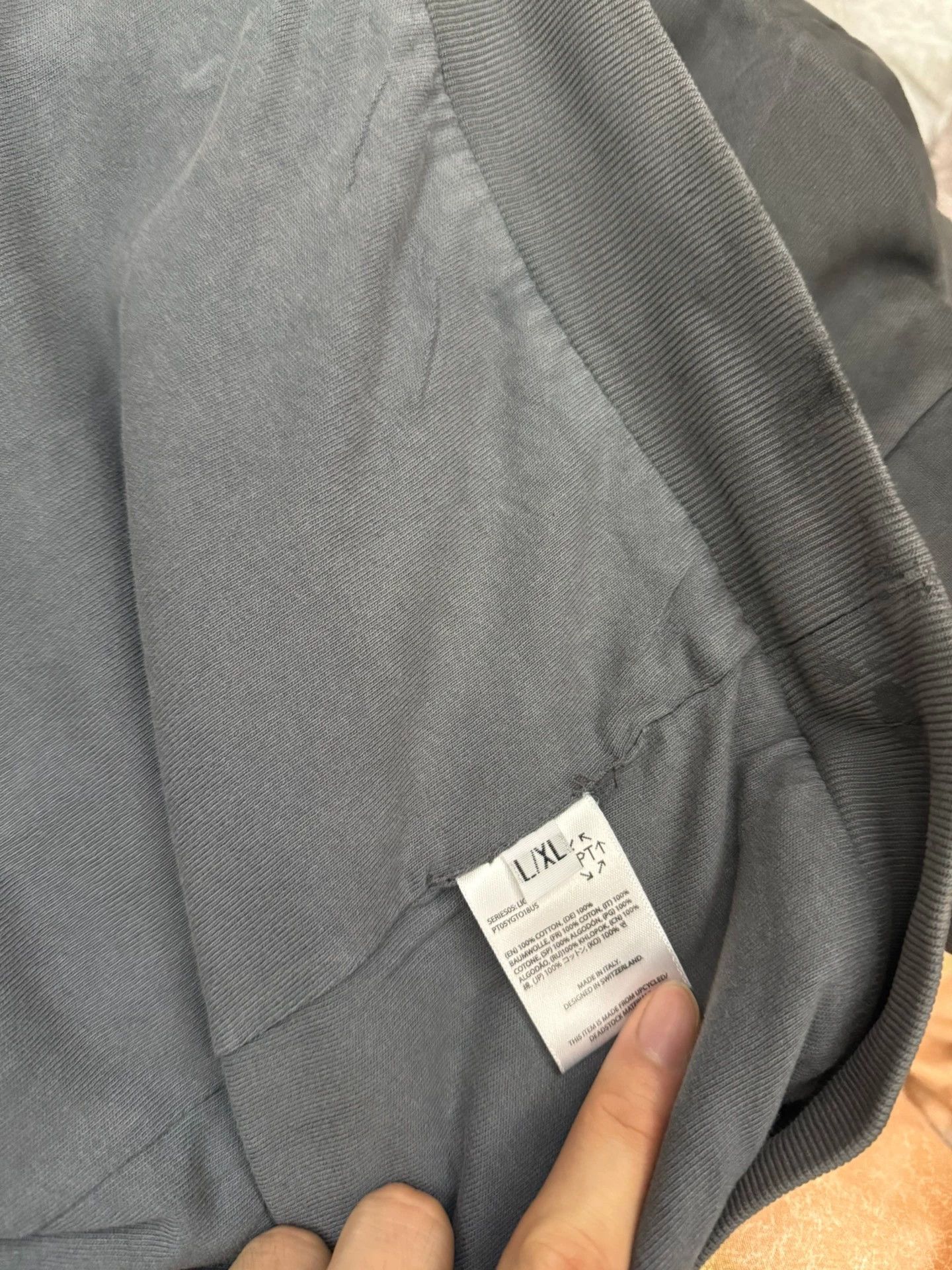Other prototypes yeezy gap 3-way collab waxed hoodie L/XL limited Size US L / EU 52-54 / 3 - 5 Thumbnail
