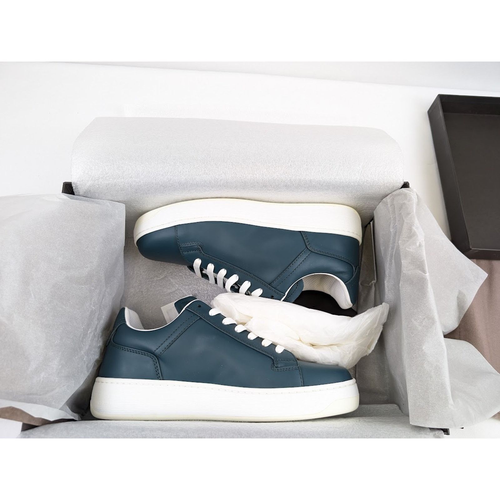 Bottega Veneta o1rshd1 Bolt Calf Low-Top Sneakers in Ottanio Size US 8.5 / EU 41-42 - 23 Thumbnail