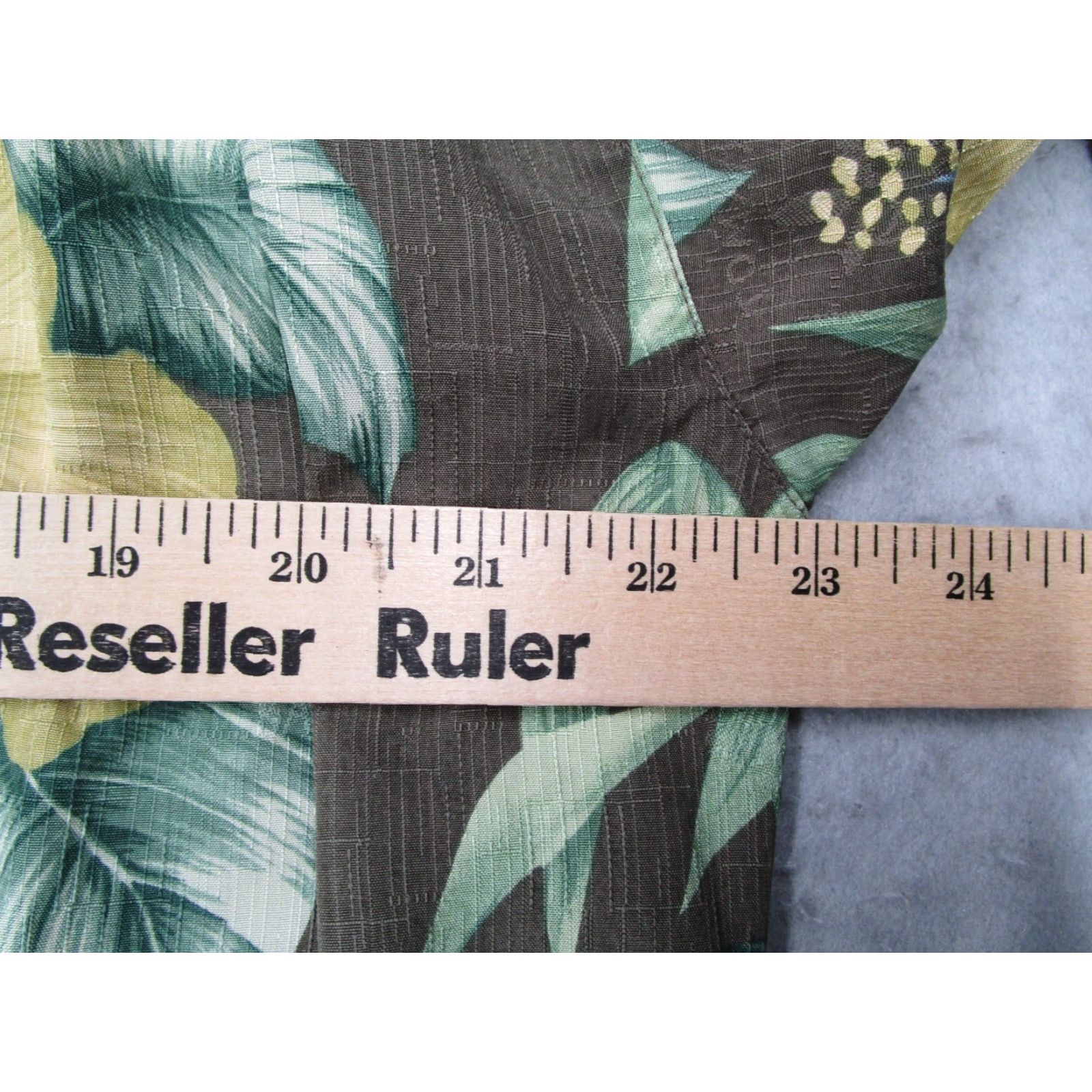Tommy Bahama Tommy Bahama Shirt Mens Medium Green Hibiscus Camp Button Up Silk Hawaiian Tiki Size US M / EU 48-50 / 2 - 5 Thumbnail