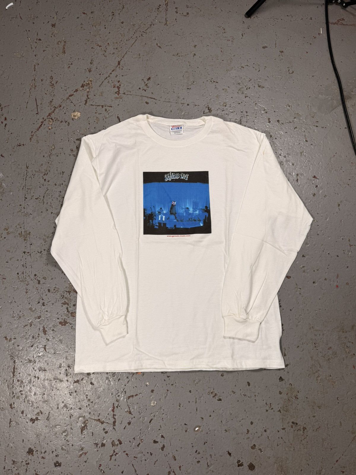 Other Vintage Genesis Live Longsleeve Print Tee Size US L / EU 52-54 / 3 - 1 Thumbnail