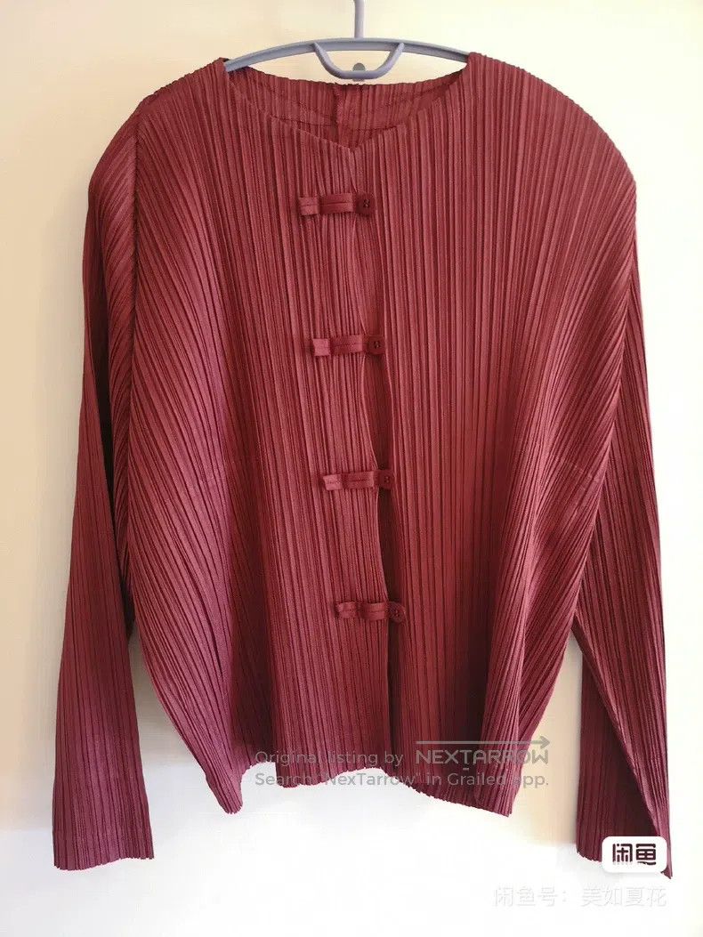 Issey Miyake Issey Miyake Chinese Frog Button Burgundy Coat Size L / US 10 / IT 46 - 1 Thumbnail