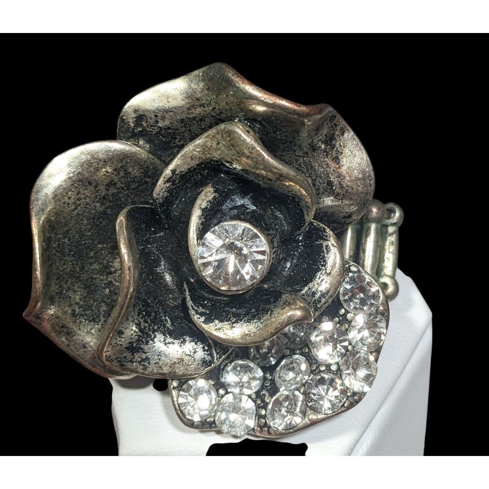 Other Vintage Glam Chunky Floral Silver Tone Stretch Ring Size 8 Size ONE SIZE - 3 Thumbnail