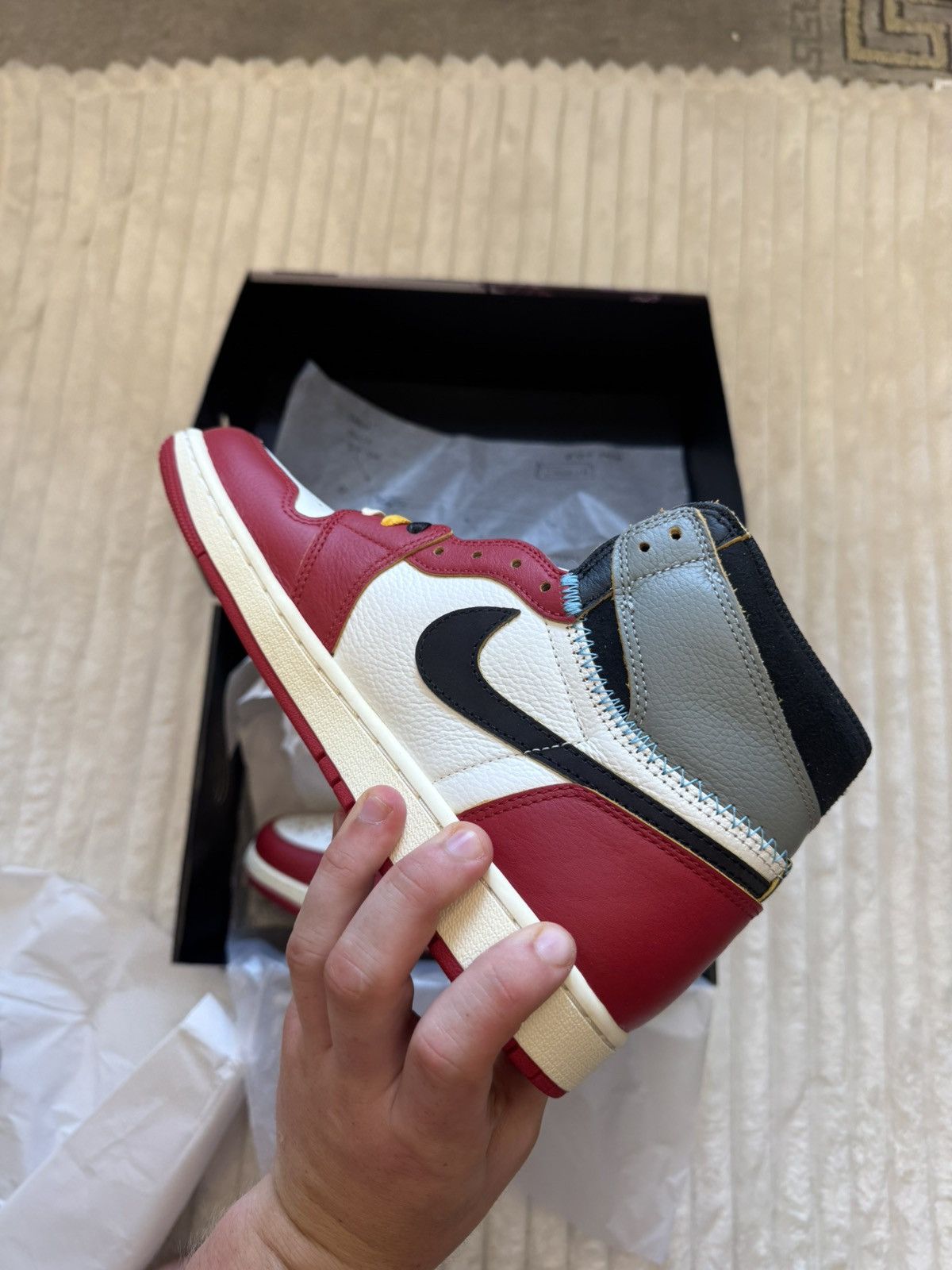 Nike Nike Air Jordan 1 Retro High OG x Union LA “Black Toe” Size US 9.5 / EU 42-43 - 7 Thumbnail