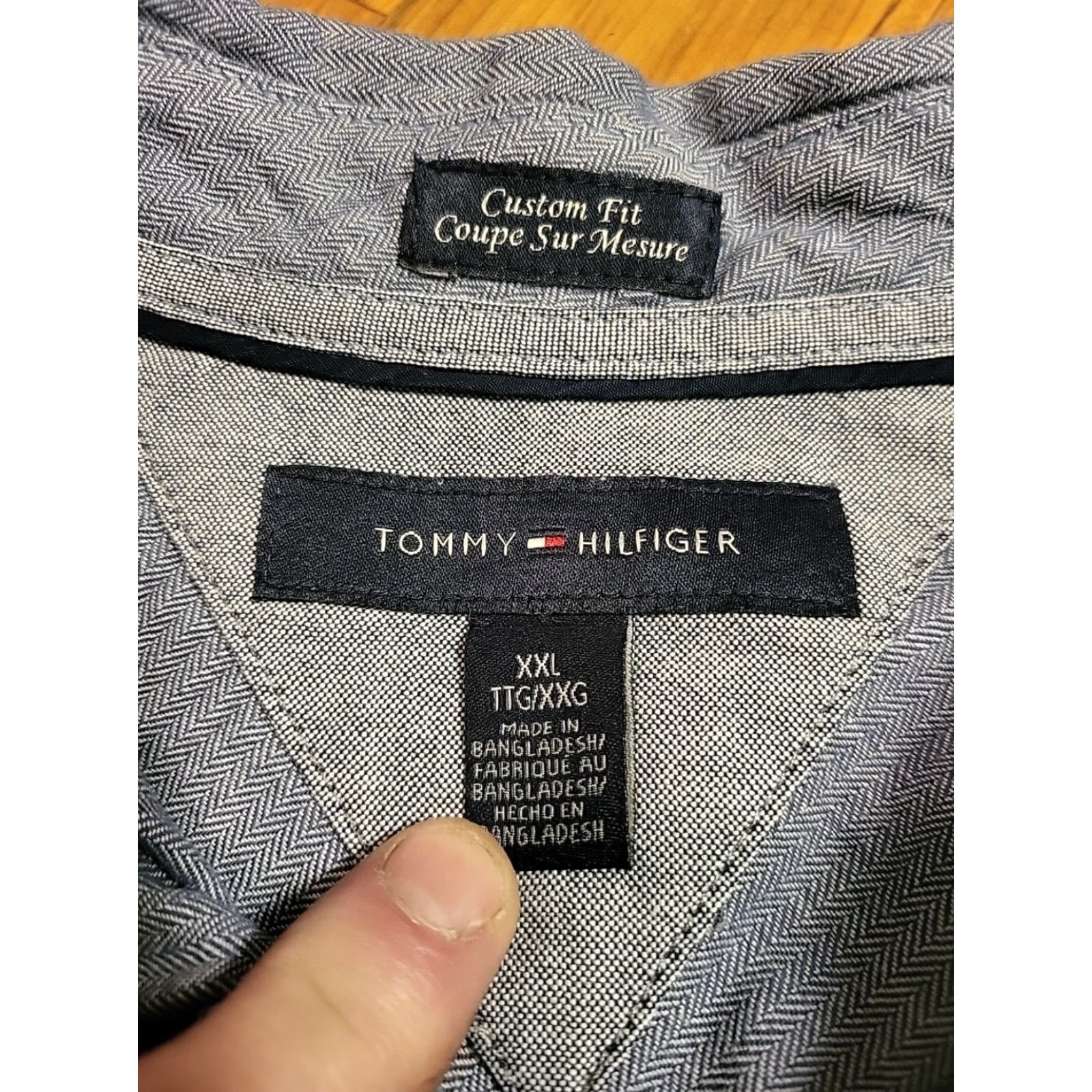 Tommy Hilfiger VINTAGE? No — skip. Title: Tommy Hilfiger Shirt 2XL Blue Cotton Button-Down Long Sleeve Herringbone Collared Classic Size US XXL / EU 58 / 5 - 4 Thumbnail