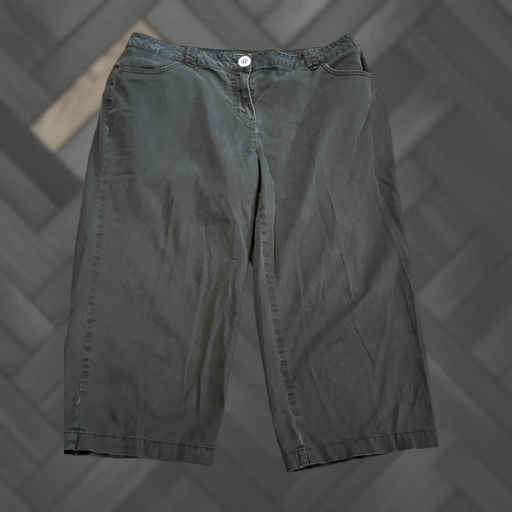 Vintage Additions by Chicos Capri Pants Size 2 Black Crop Casual Active Summer Pants Womens Regular Straight Capri Black 2 Pockets Front Flat Front Vintage No Size 26" / US 2 / IT 38 - 1 Thumbnail