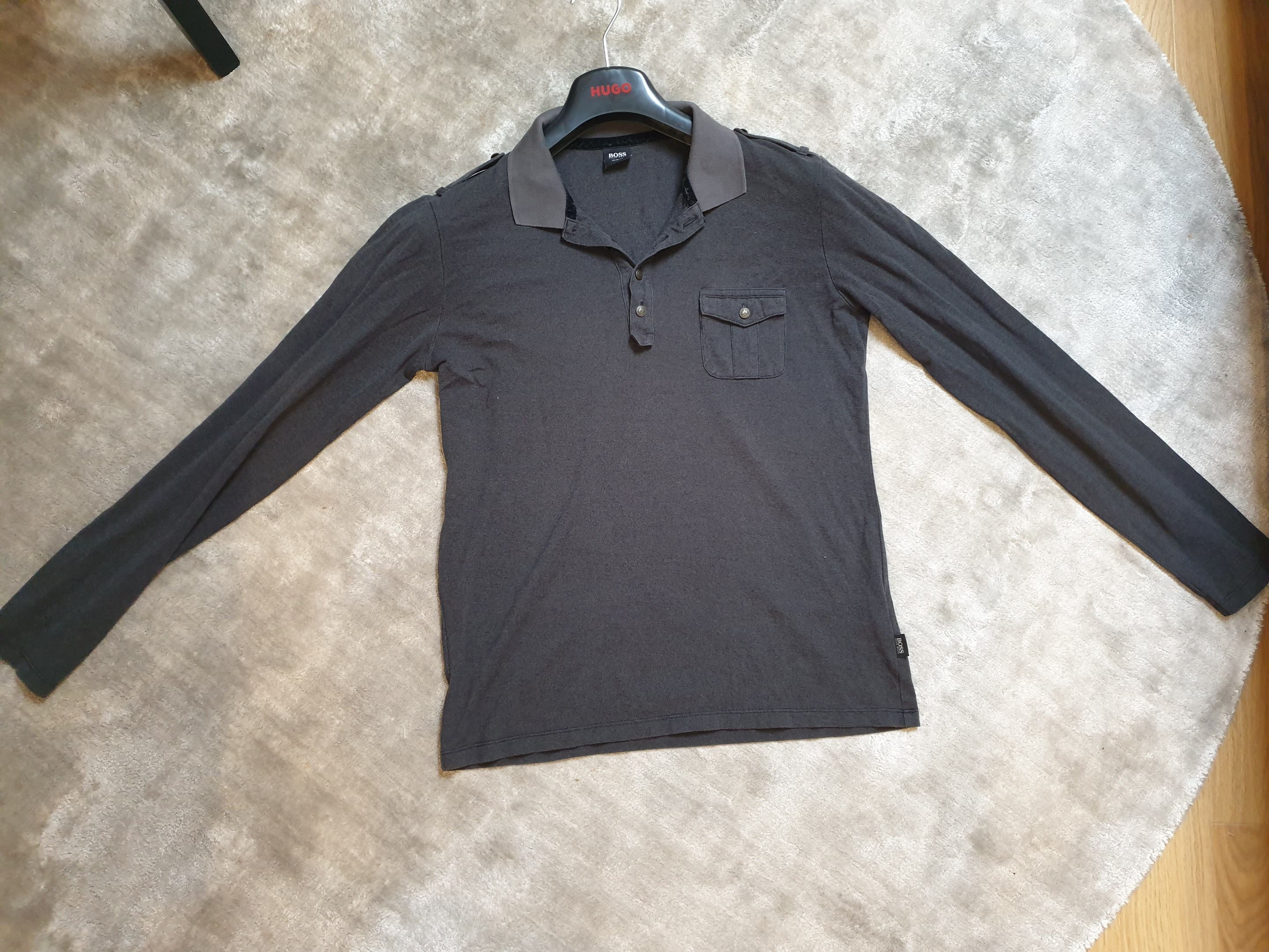 Hugo Boss Longsleeve. Tags on buttons. Size US M / EU 48-50 / 2 - 2 Thumbnail