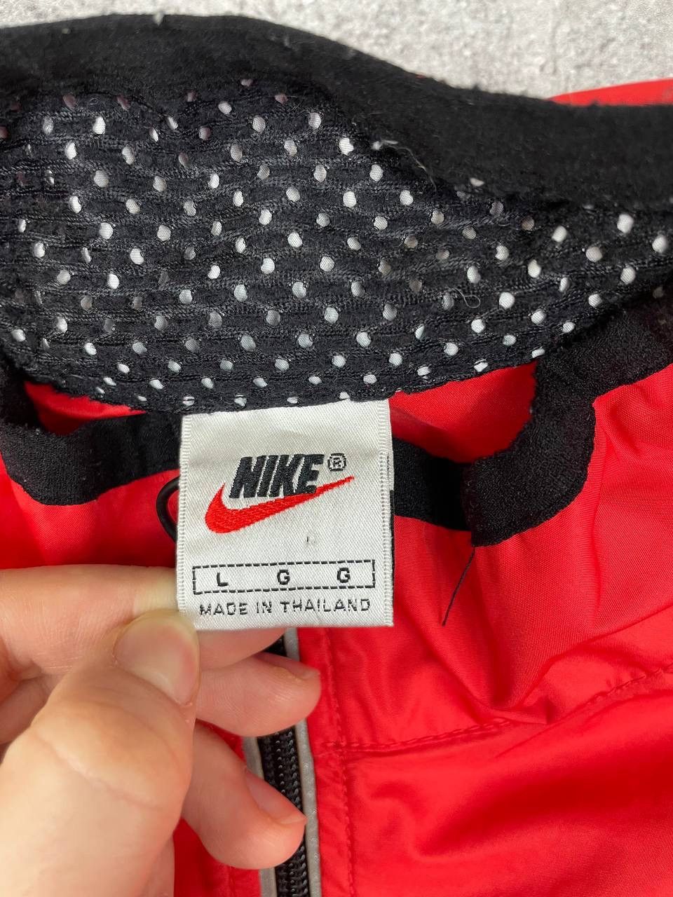 Nike Nike Mens Vintage Windbreaker Jacket Red Black Size L Size US L / EU 52-54 / 3 - 3 Thumbnail