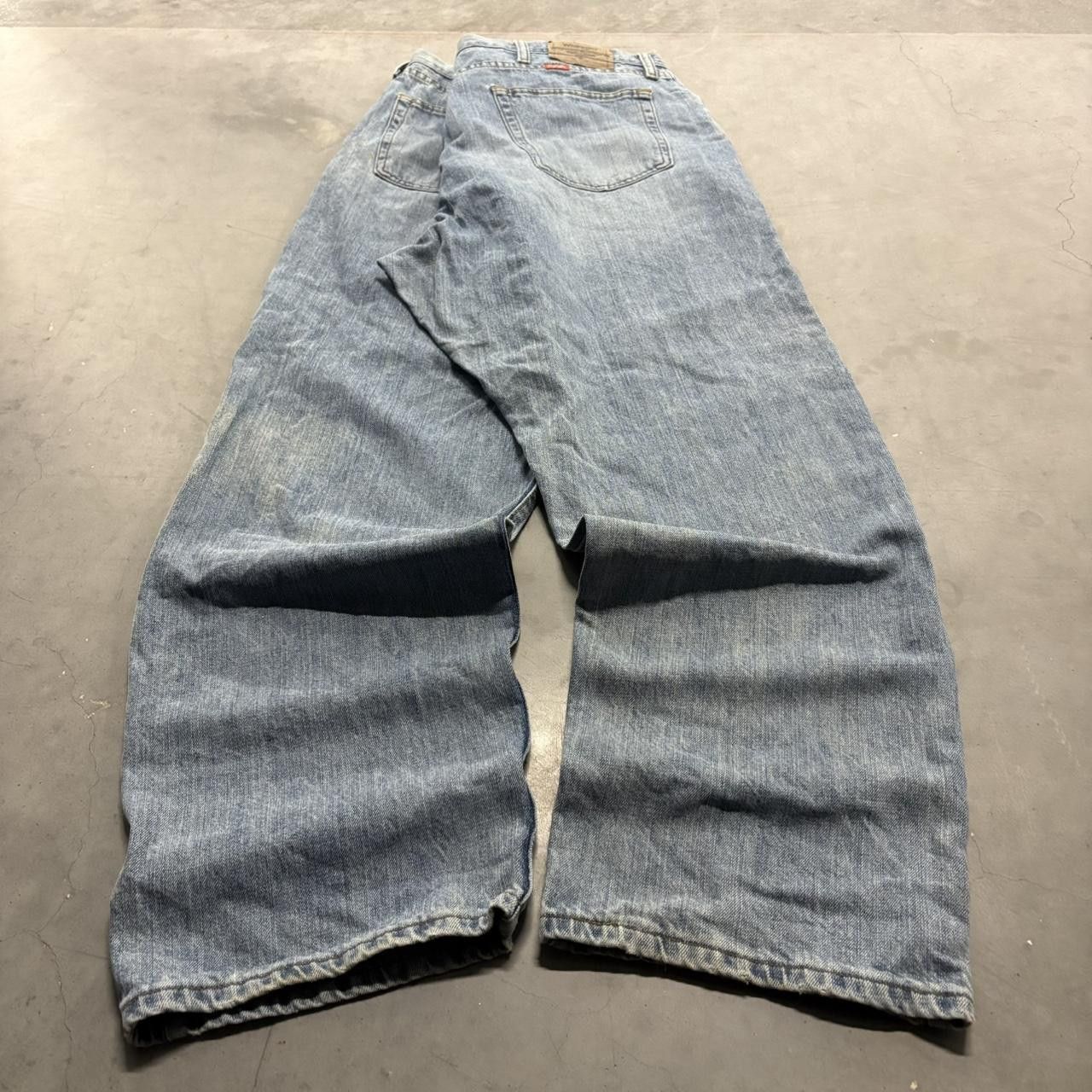 Vintage Crazy Vintage Y2K/2000s Workwear Style Baggy Wrangler Medium Wash Denim Jeans! Size US 42 / EU 58 - 4 Thumbnail