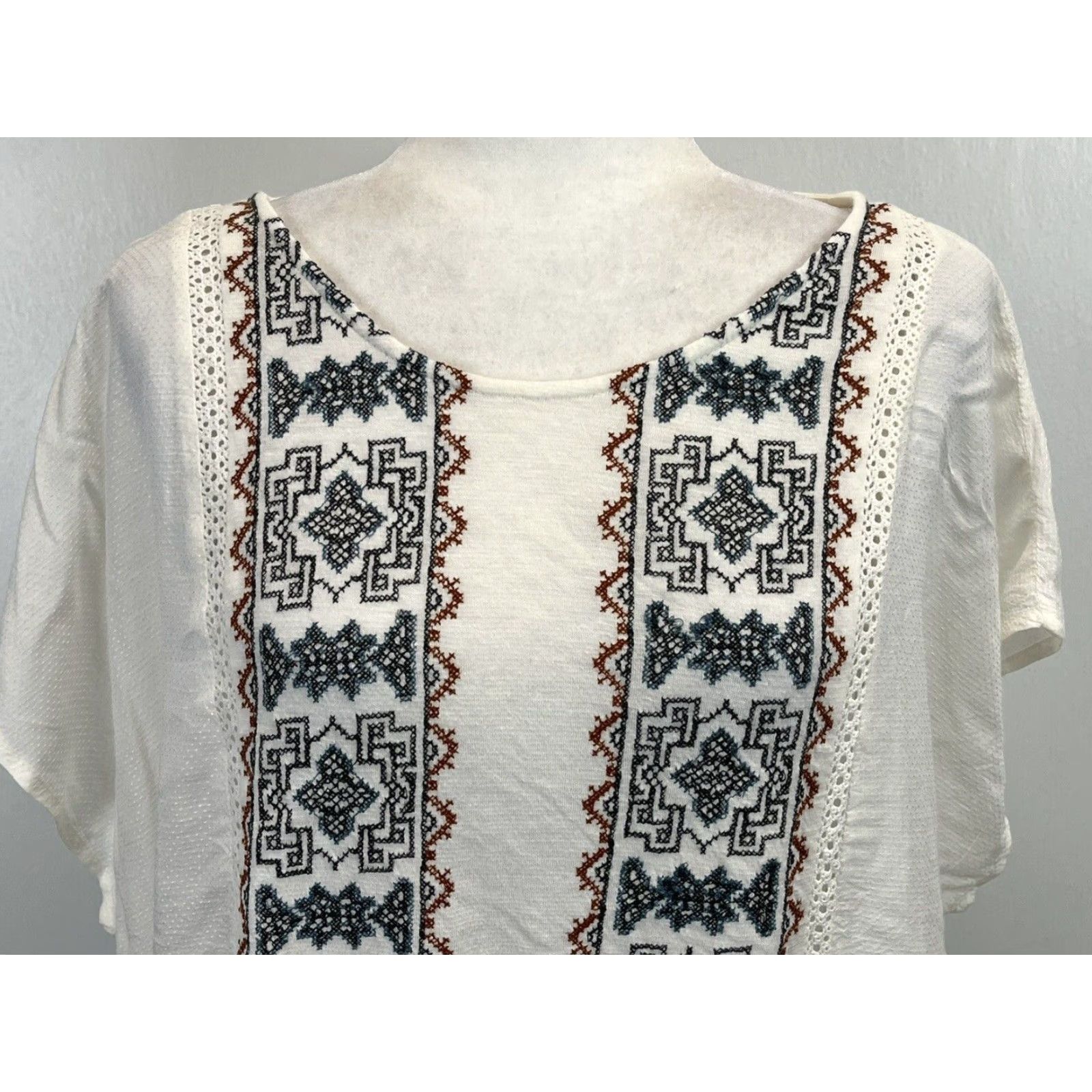 Lucky Brand Lucky Brand Shirt Womens 3X White Embroidered Aztec Lightweight Boho Size XXL / US 16-18 / IT 52-54 - 5 Thumbnail